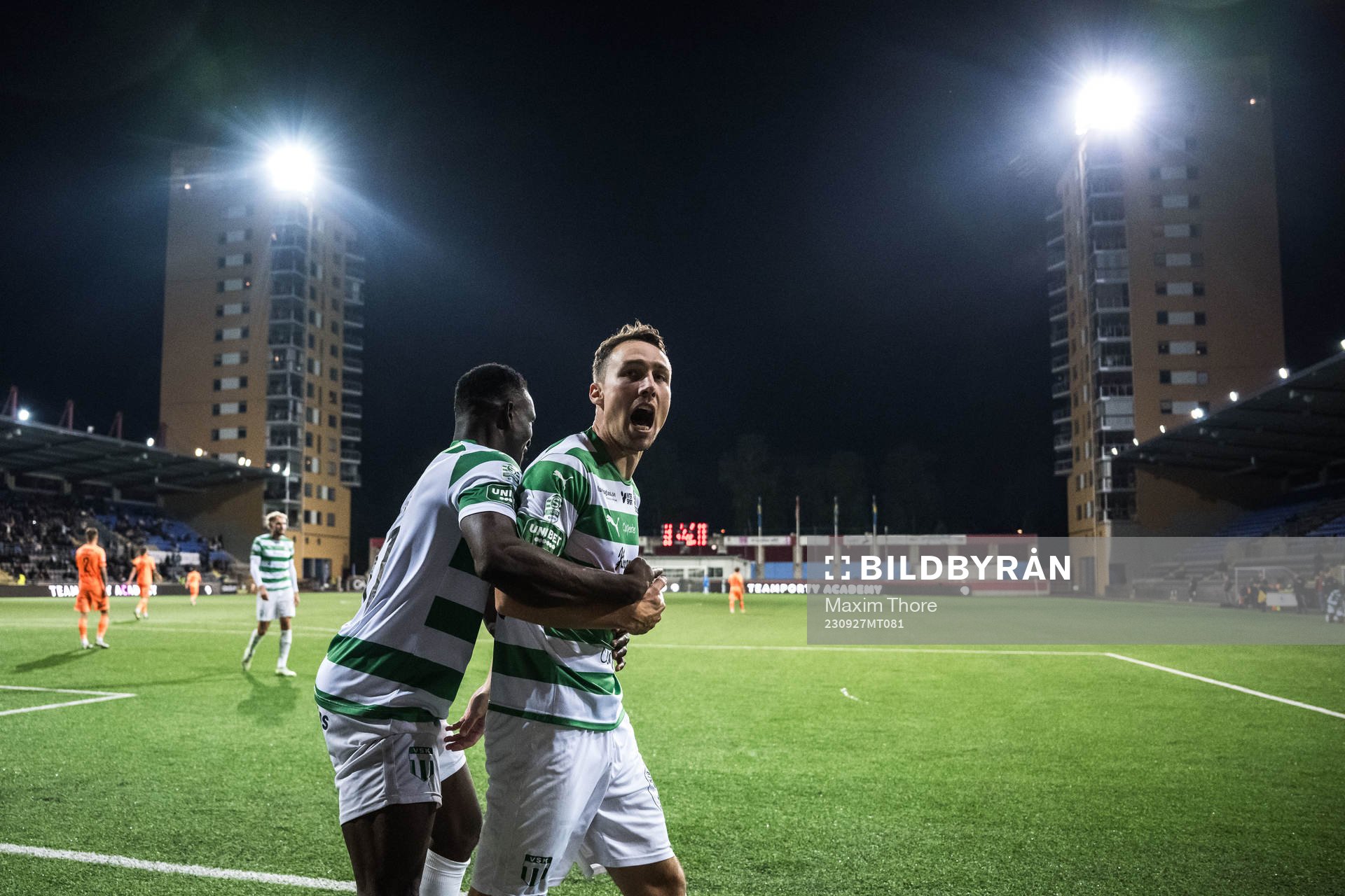 Västerås SKs Filip Tronet jublar