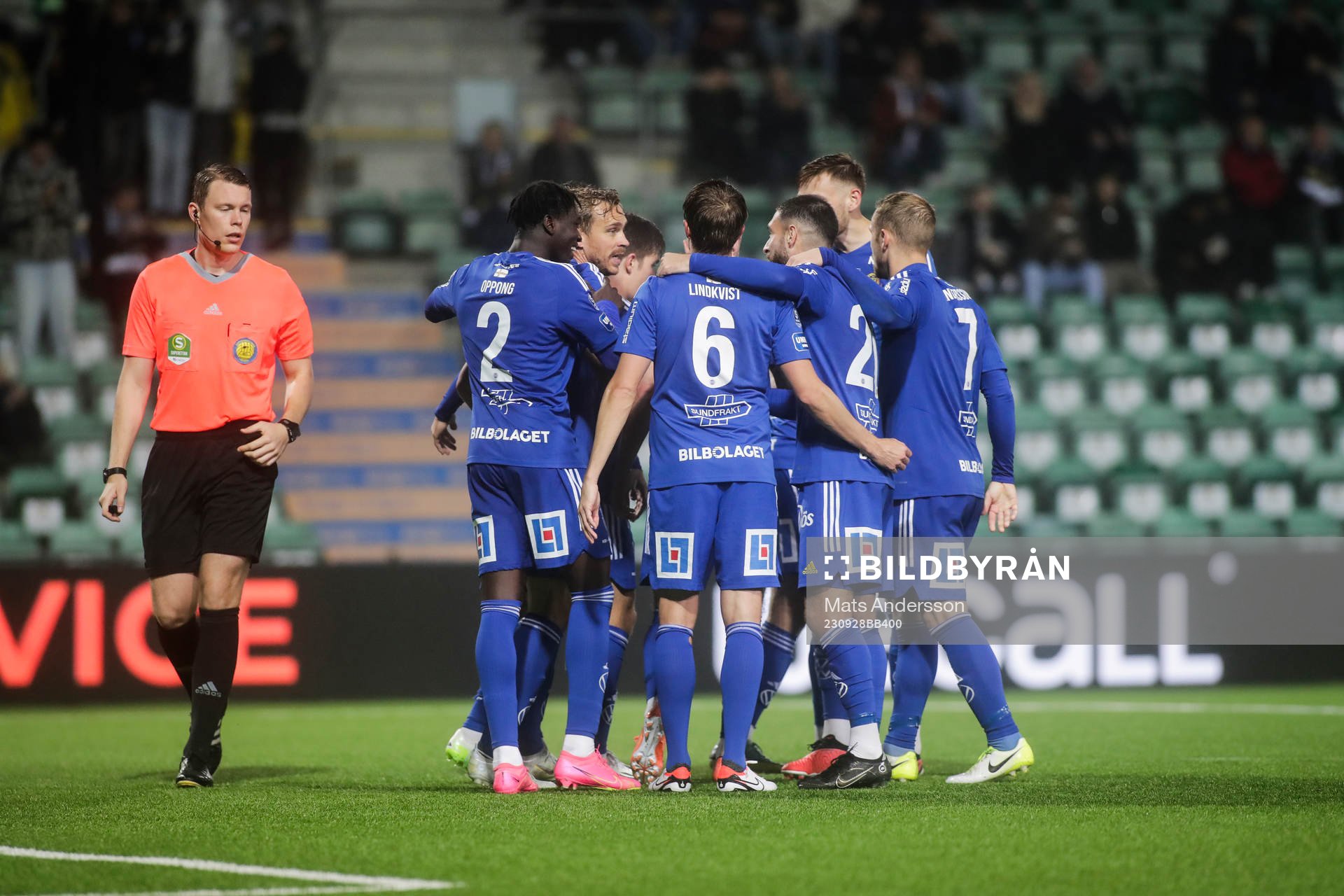 GIF Sundsvalls Pontus Engblom jublar med lagkamrater