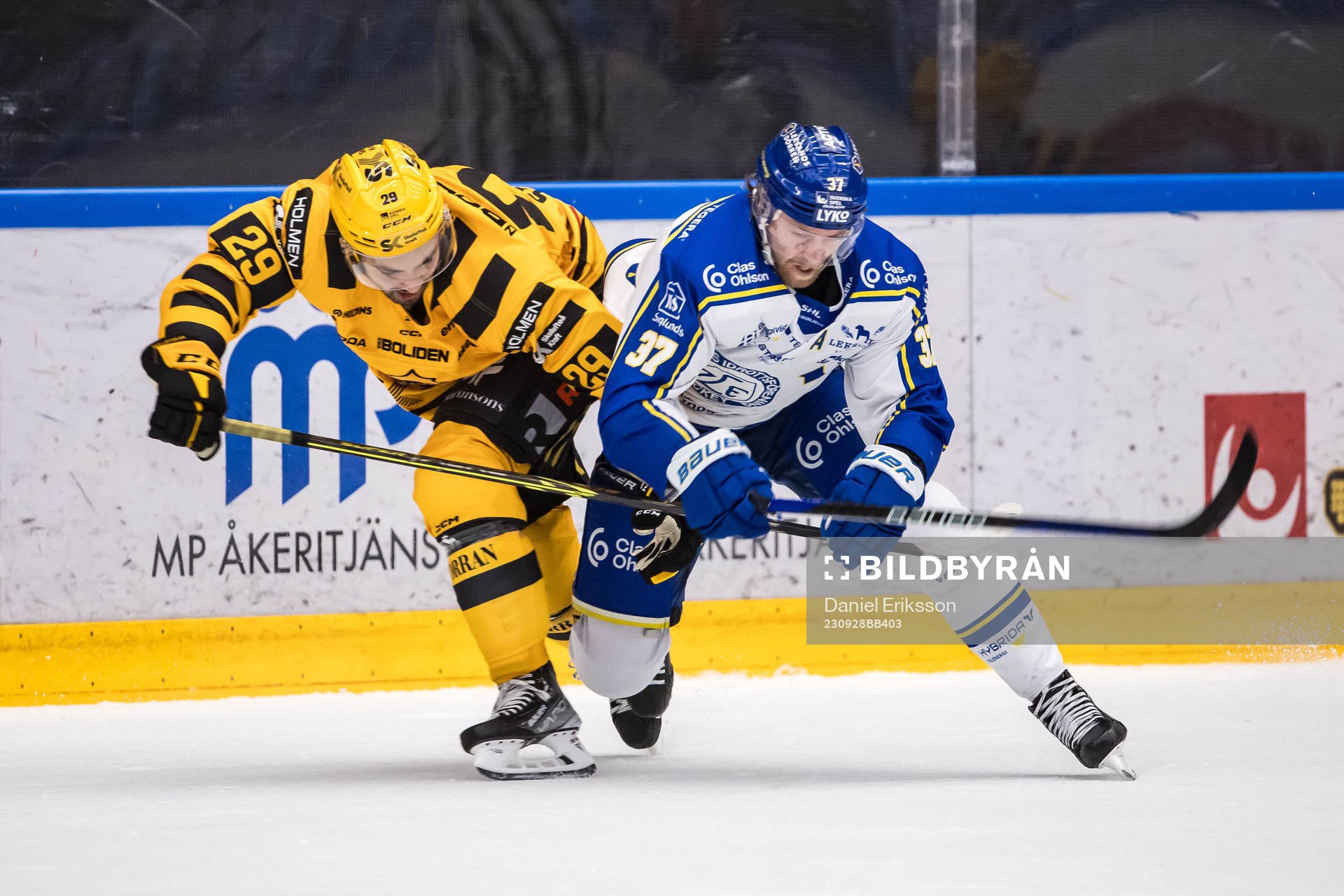 Skellefteås Dylan Sikura och Leksands Anton Lindholm