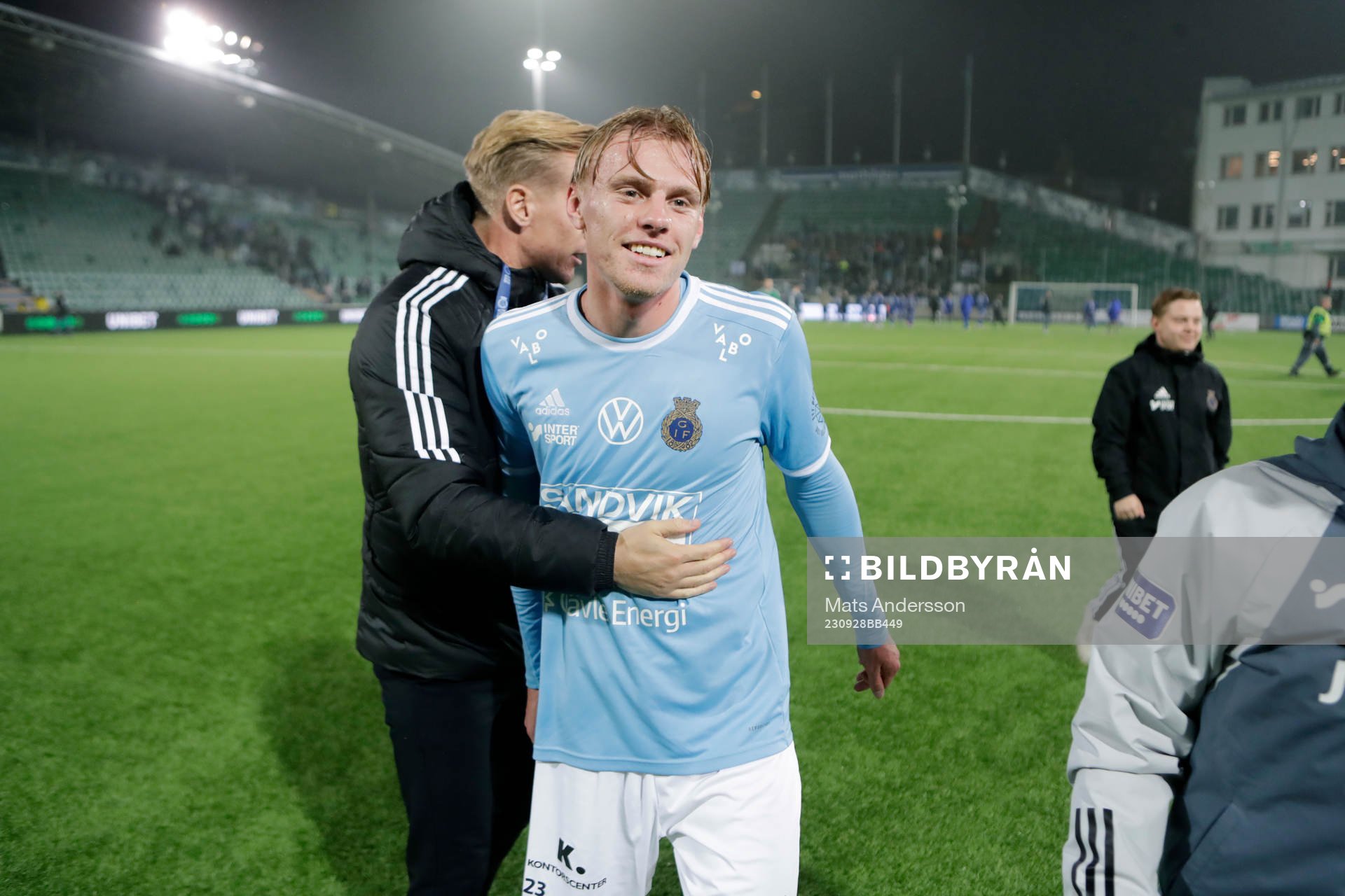 Gefles Oskar Karlsson jublar efter fotbollsmatchen i Superettan mellan GIF Sundsvall och Gefle den 28 september 2023 i Sundsvall. 