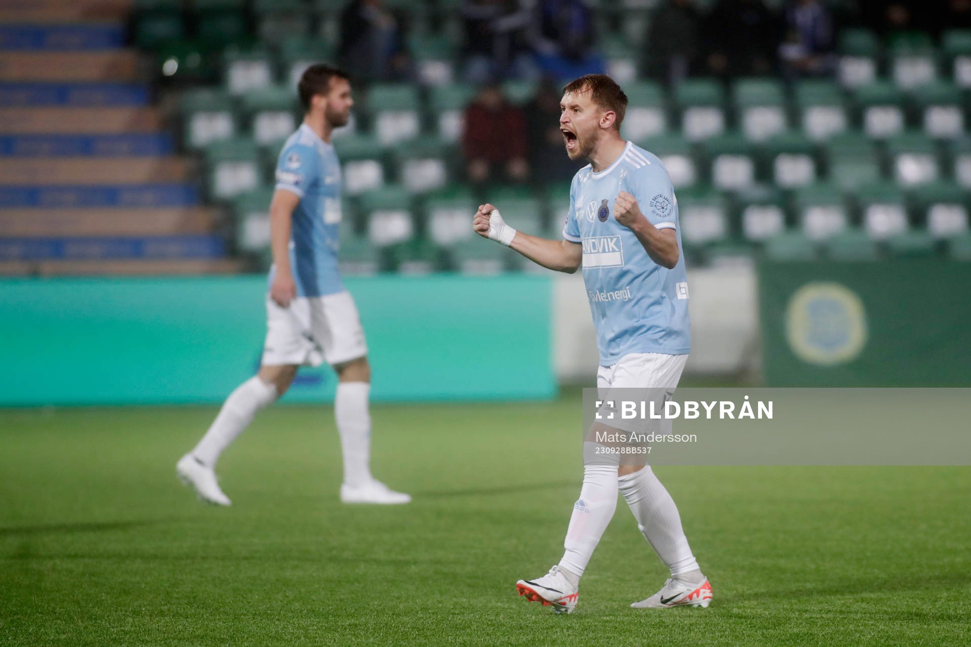 Gefles Christoffer Aspgren jublar efter fotbollsmatchen i Superettan mellan GIF Sundsvall och Gefle den 28 september 2023 i Sundsvall. 