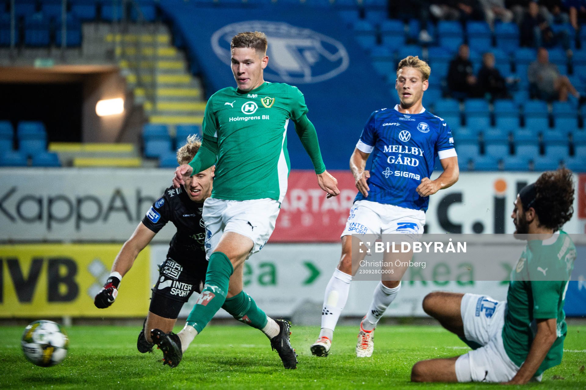 Jönköpings Södras Taylor Silverholt gör 0-1