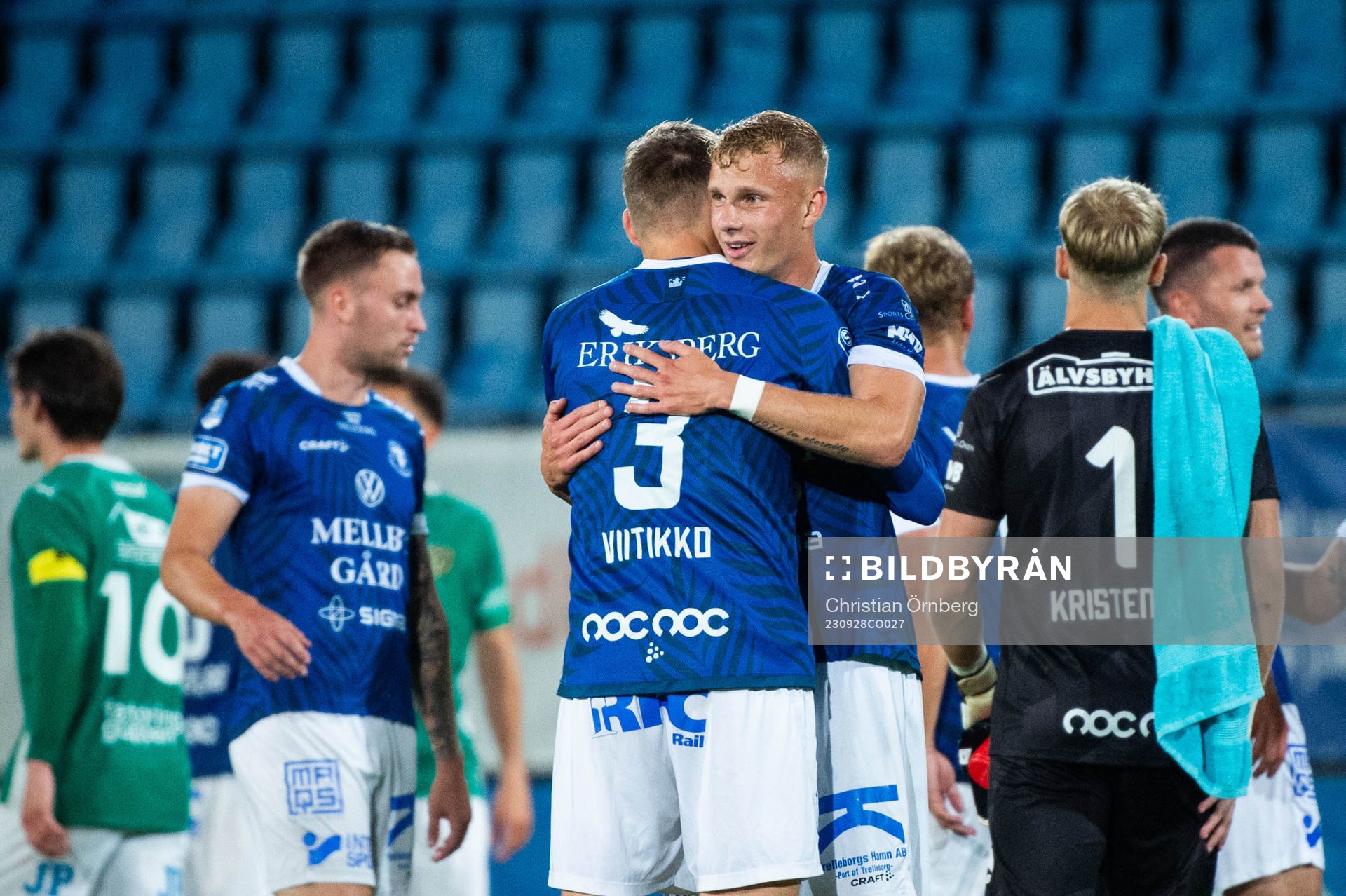 Trelleborgs Mikko Viitikko och Liam Olausson jublar efter fotbollsmatchen i Superettan mellan Trelleborg och Jönköpings Södra den 28 september 2023 i Trelleborg.