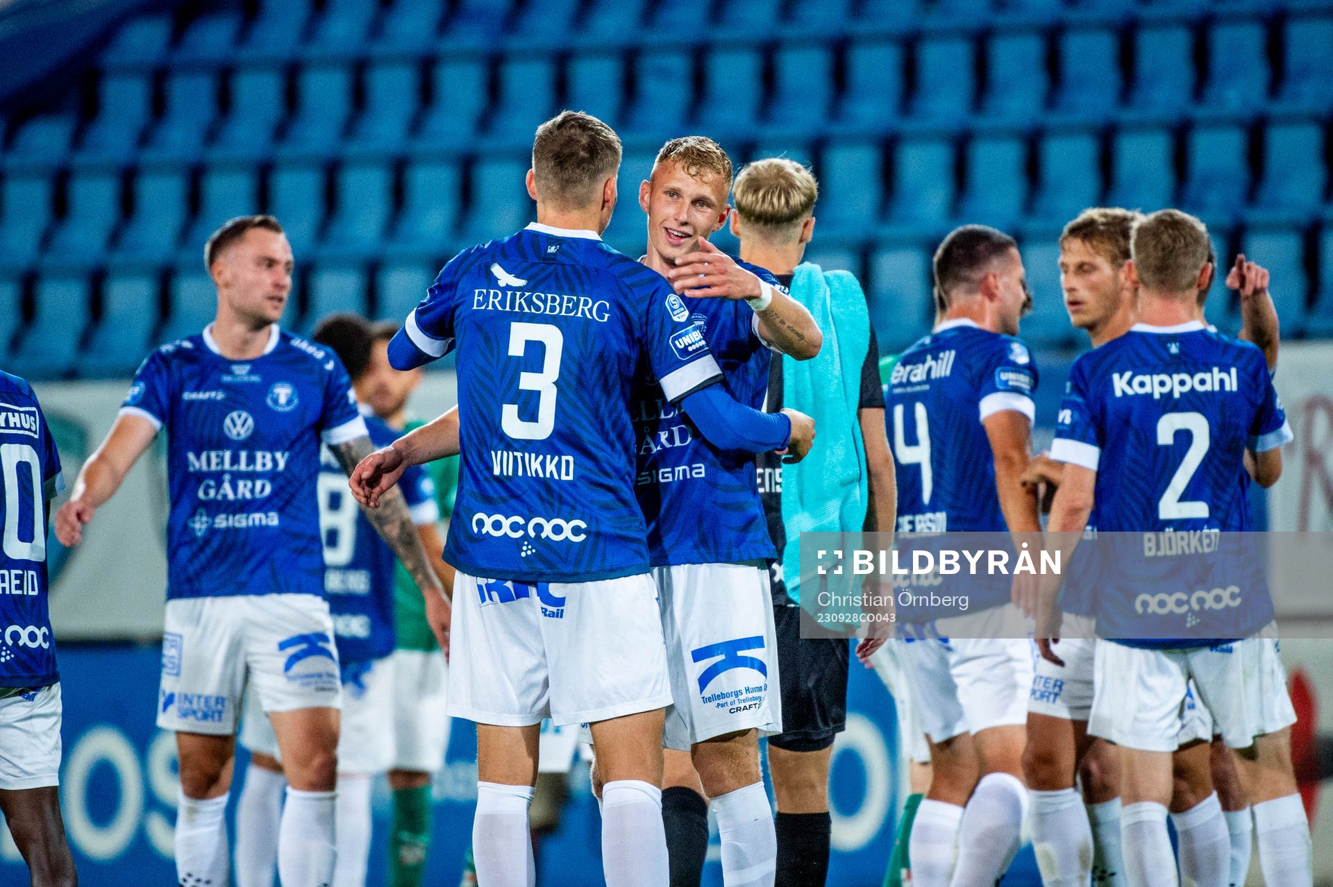 Trelleborgs Liam Olausson jublar med lagkamraterna