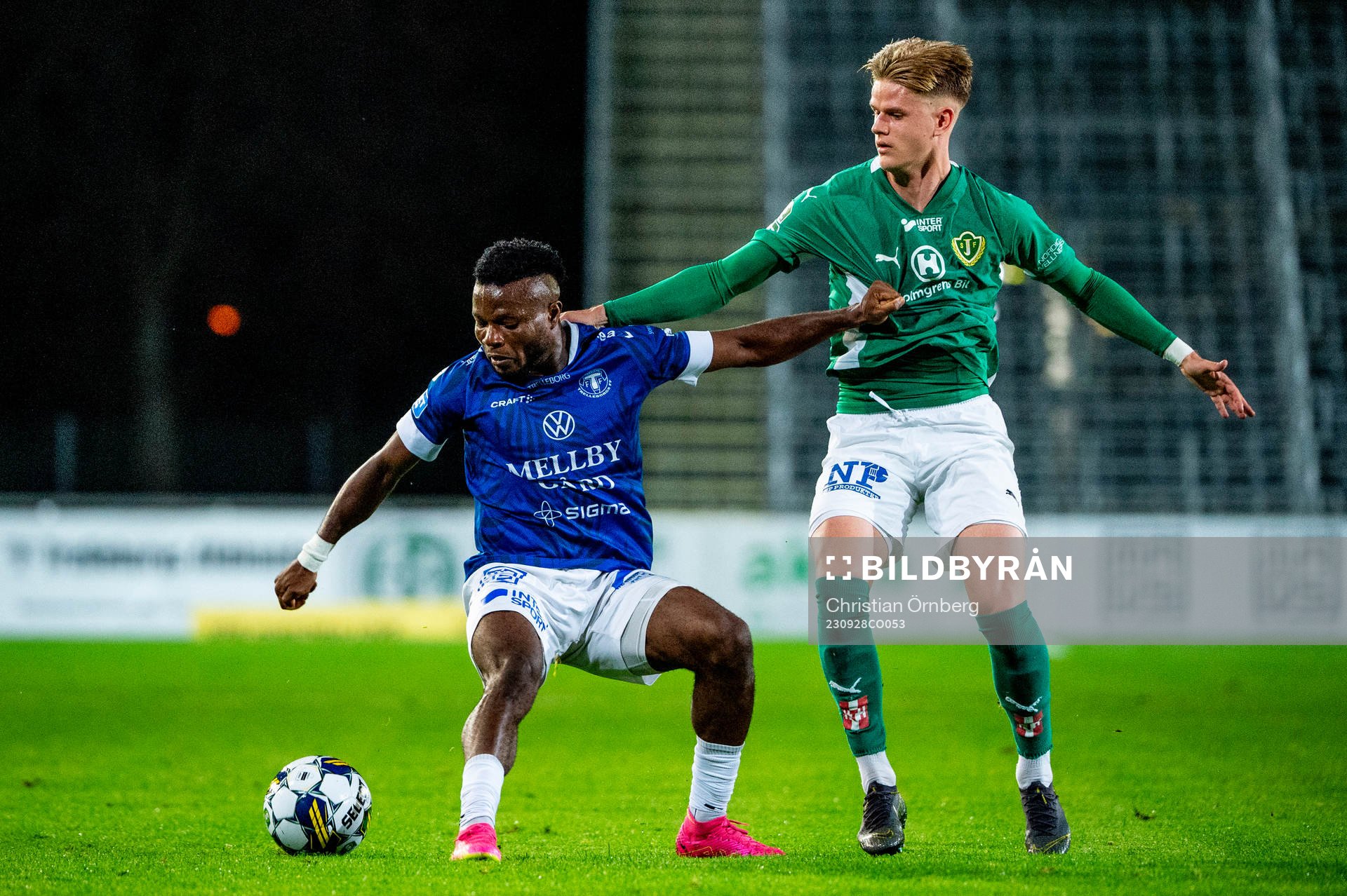 Trelleborgs Henry Offia mot Jönköpings Södras Ben Engdahl