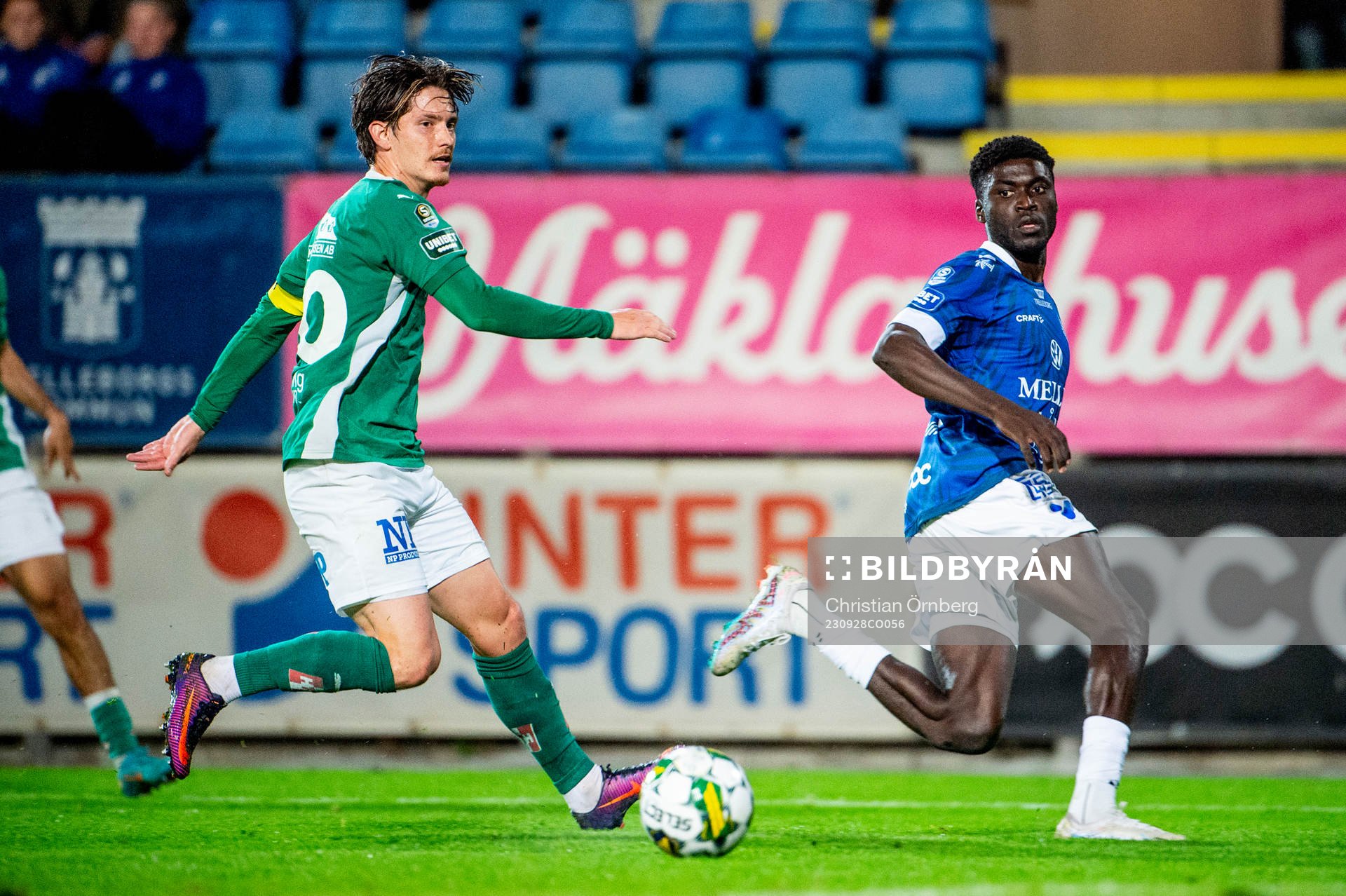 Jönköpings Södras Robin Book mot Trelleborgs Emmanuel