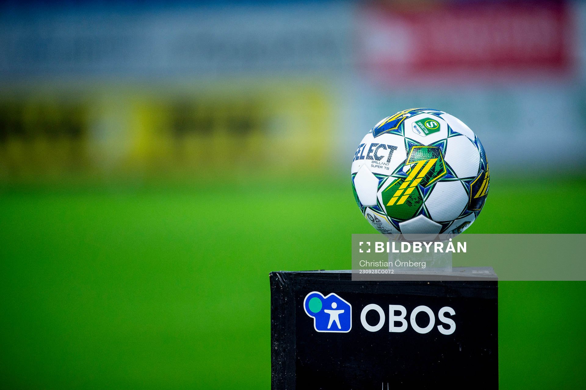 Matchbollen innan fotbollsmatchen i Superettan mellan