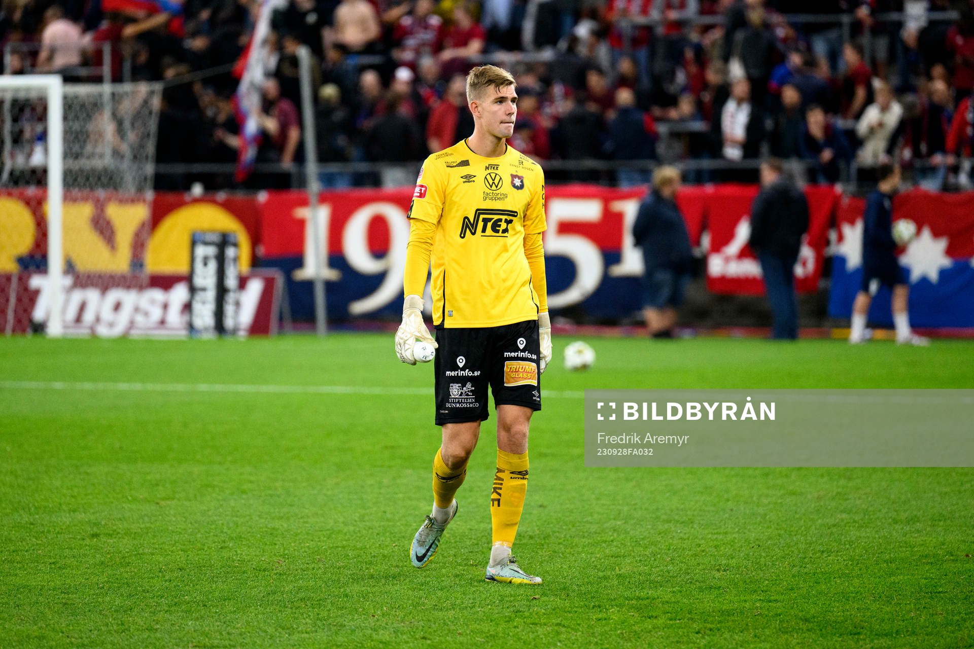 Örgrytes målvakt Mathias Nilsson deppar