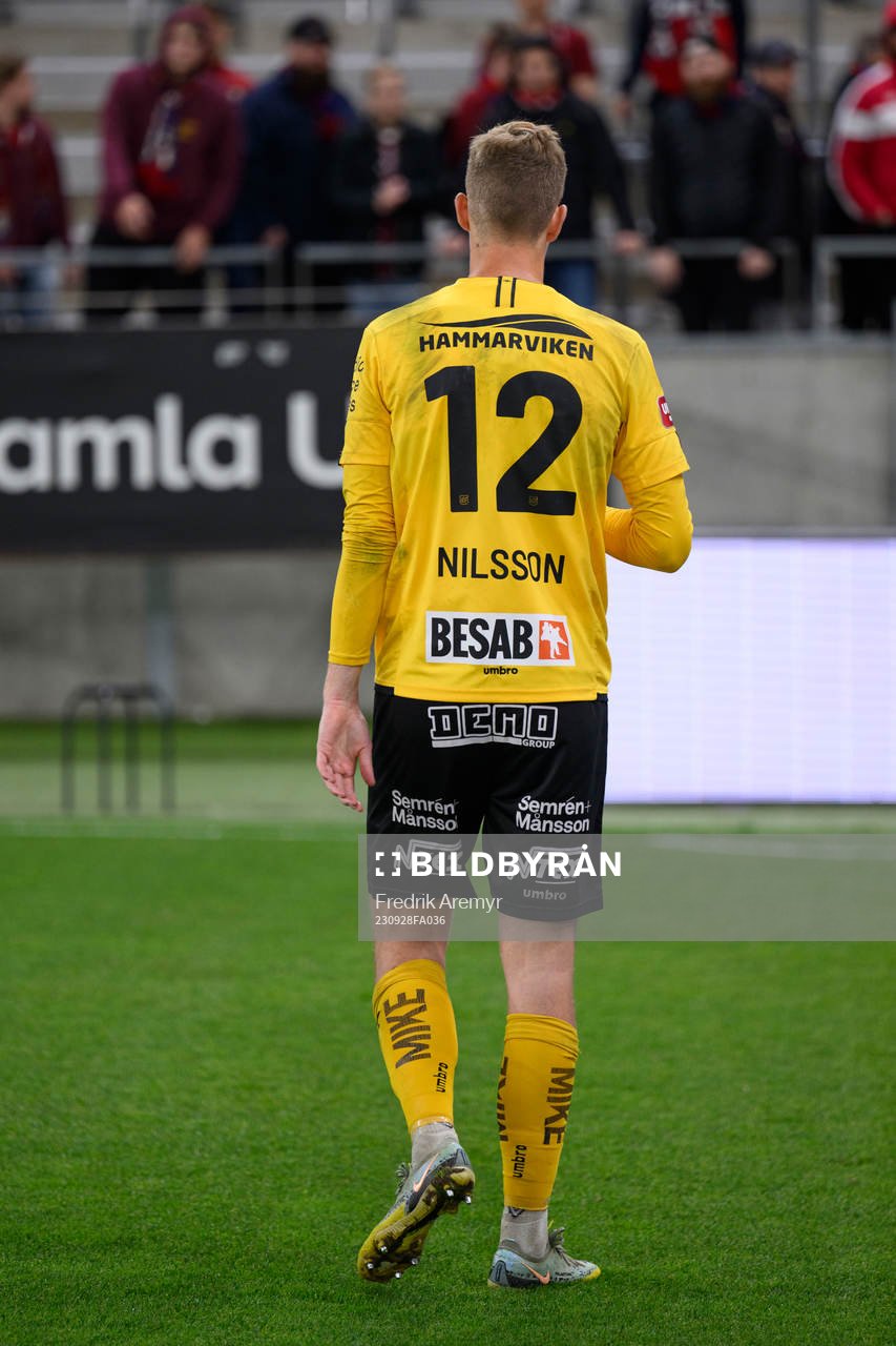 Örgrytes målvakt Mathias Nilsson deppar