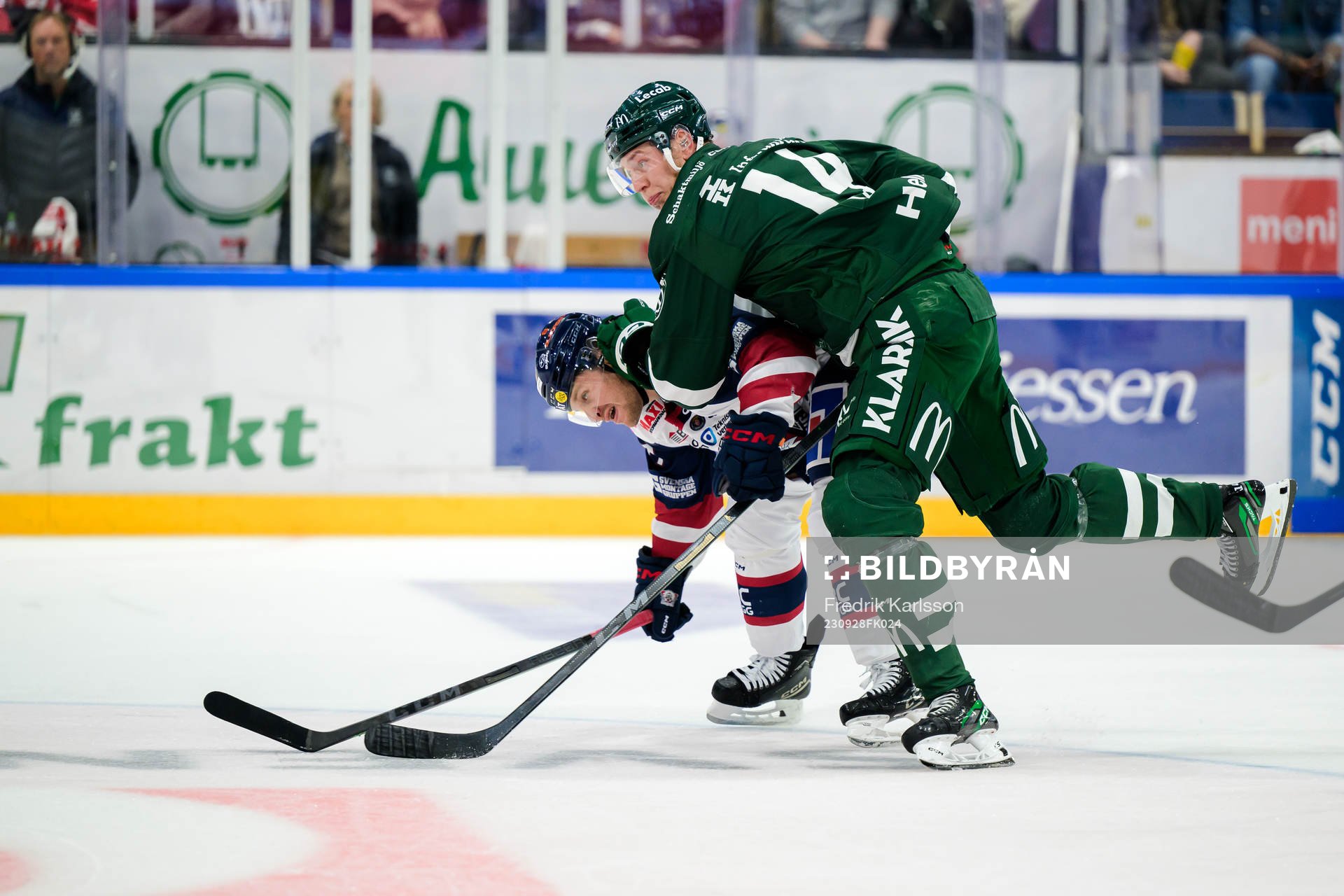 Linköpings Sebastian Strandberg och Färjestads Victor