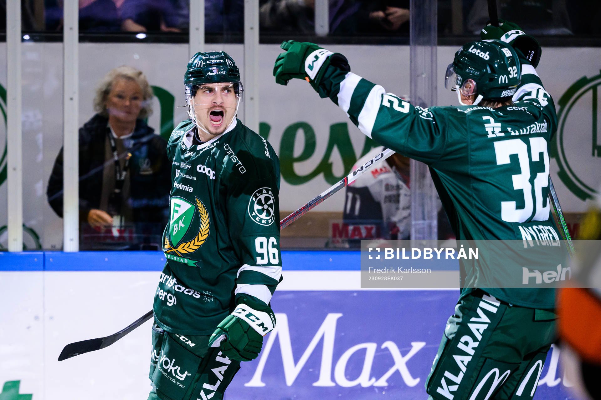 Färjestads David Tomasek, Magnus Nygren jublar