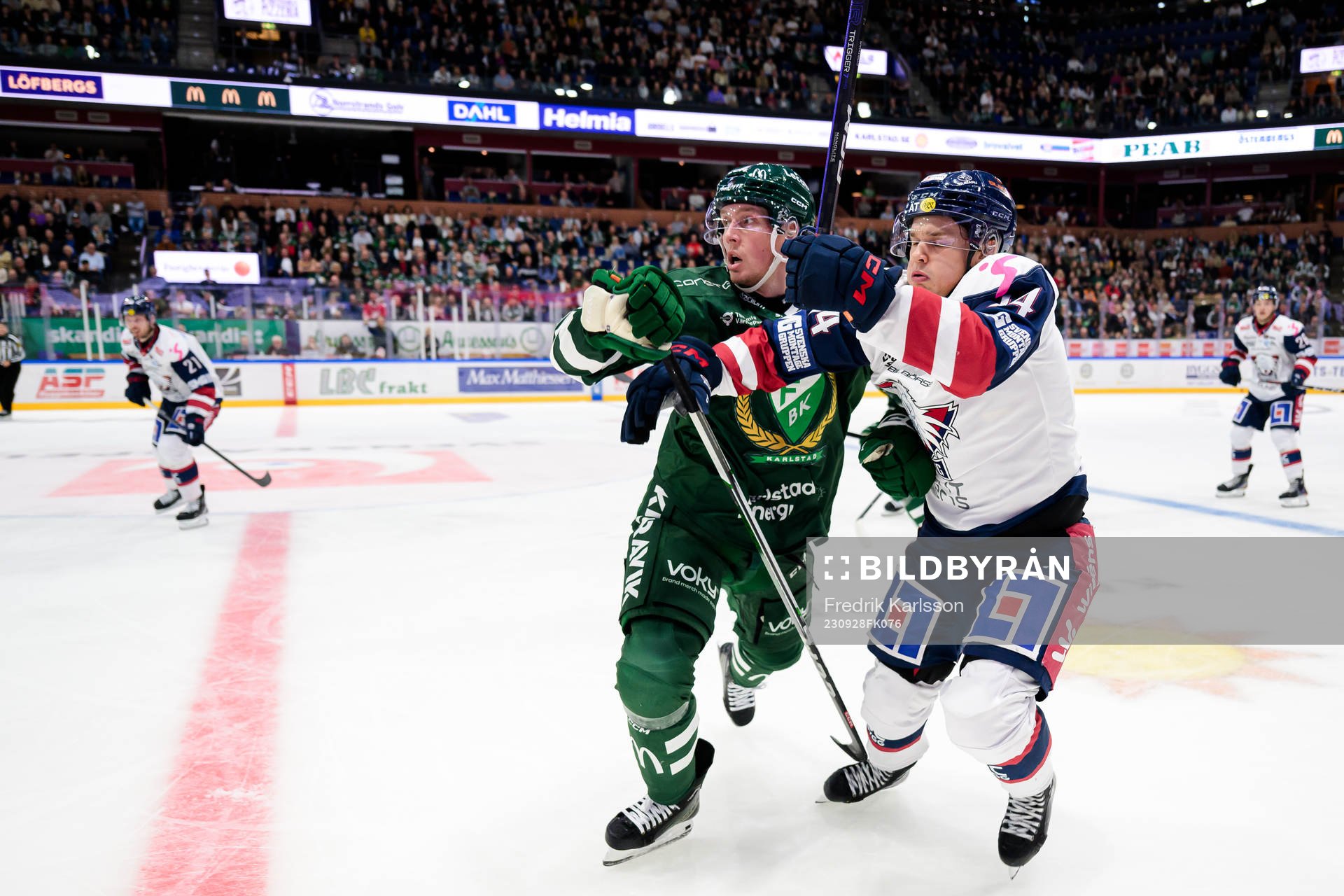 Färjestads Mattias Göransson och Linköpings Arvid Costmar