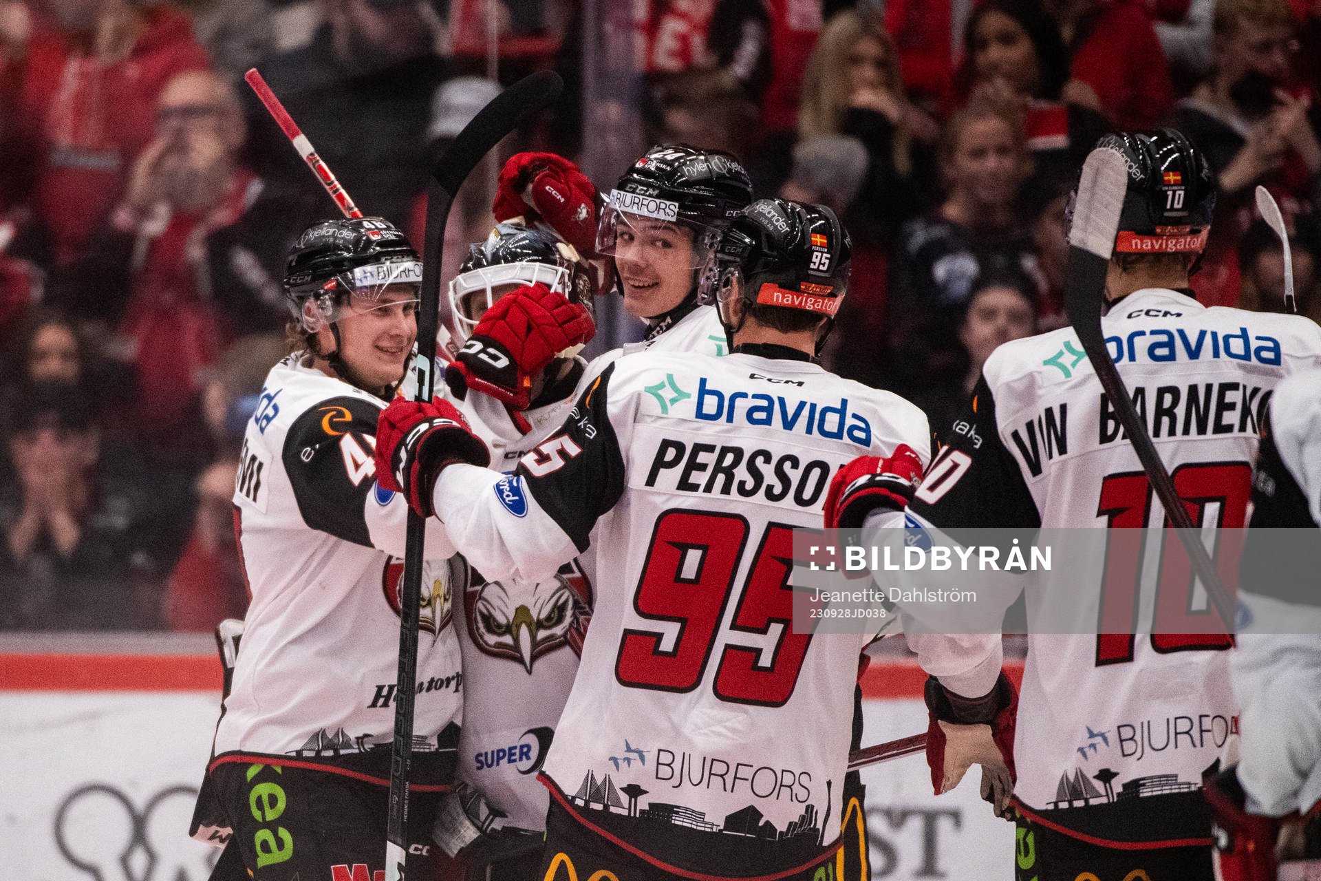 Malmö Redhawks spelare jublar