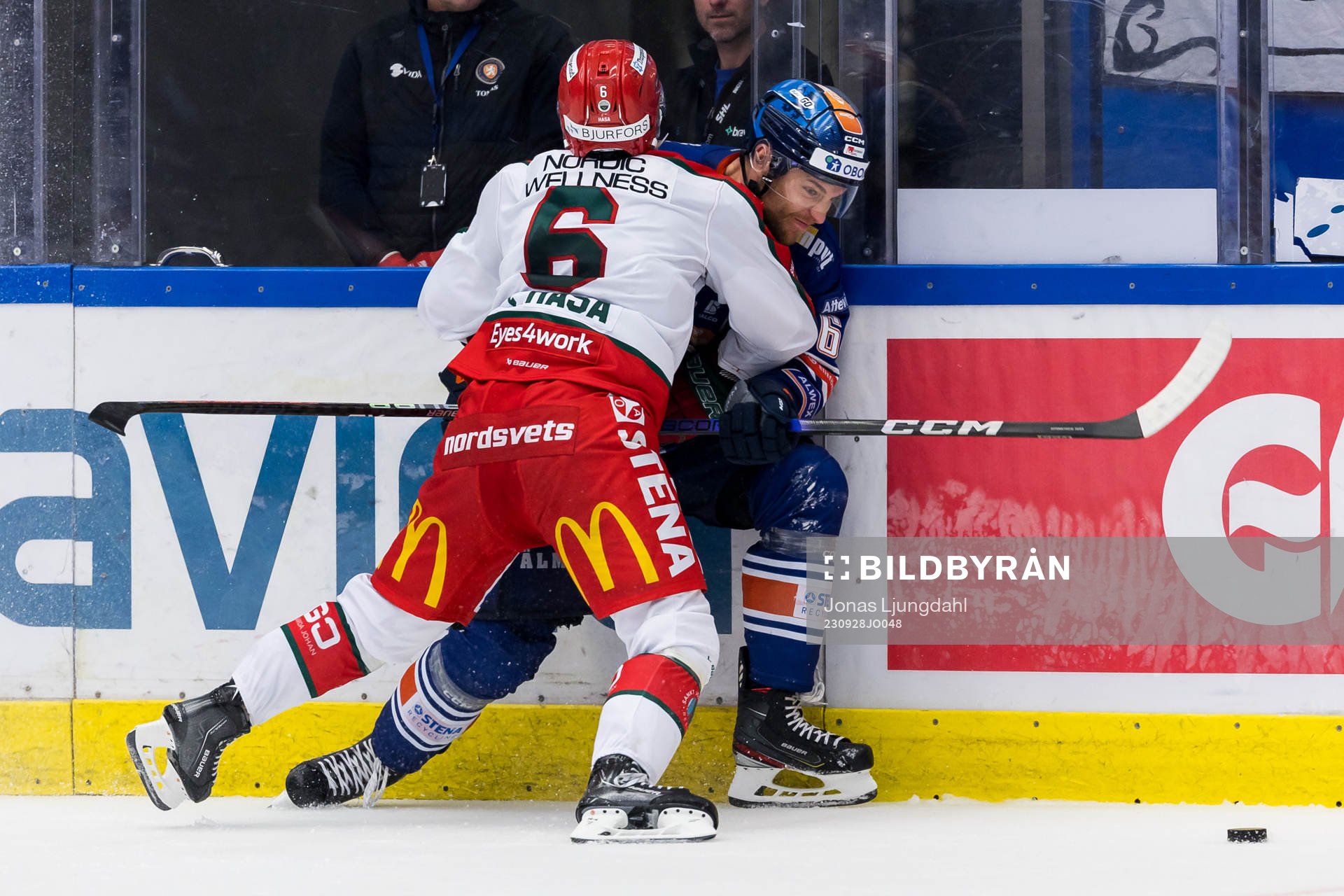 Frölundas Filip Hasa och. Växjös Eric Martinsson