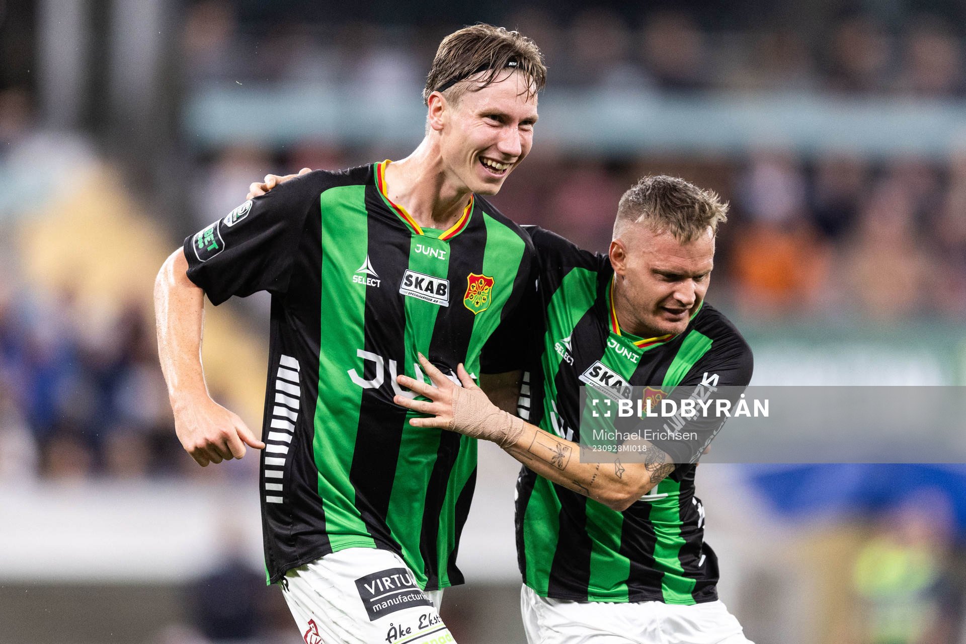 GAIS Robin Frej jublar med Jonas Lindberg