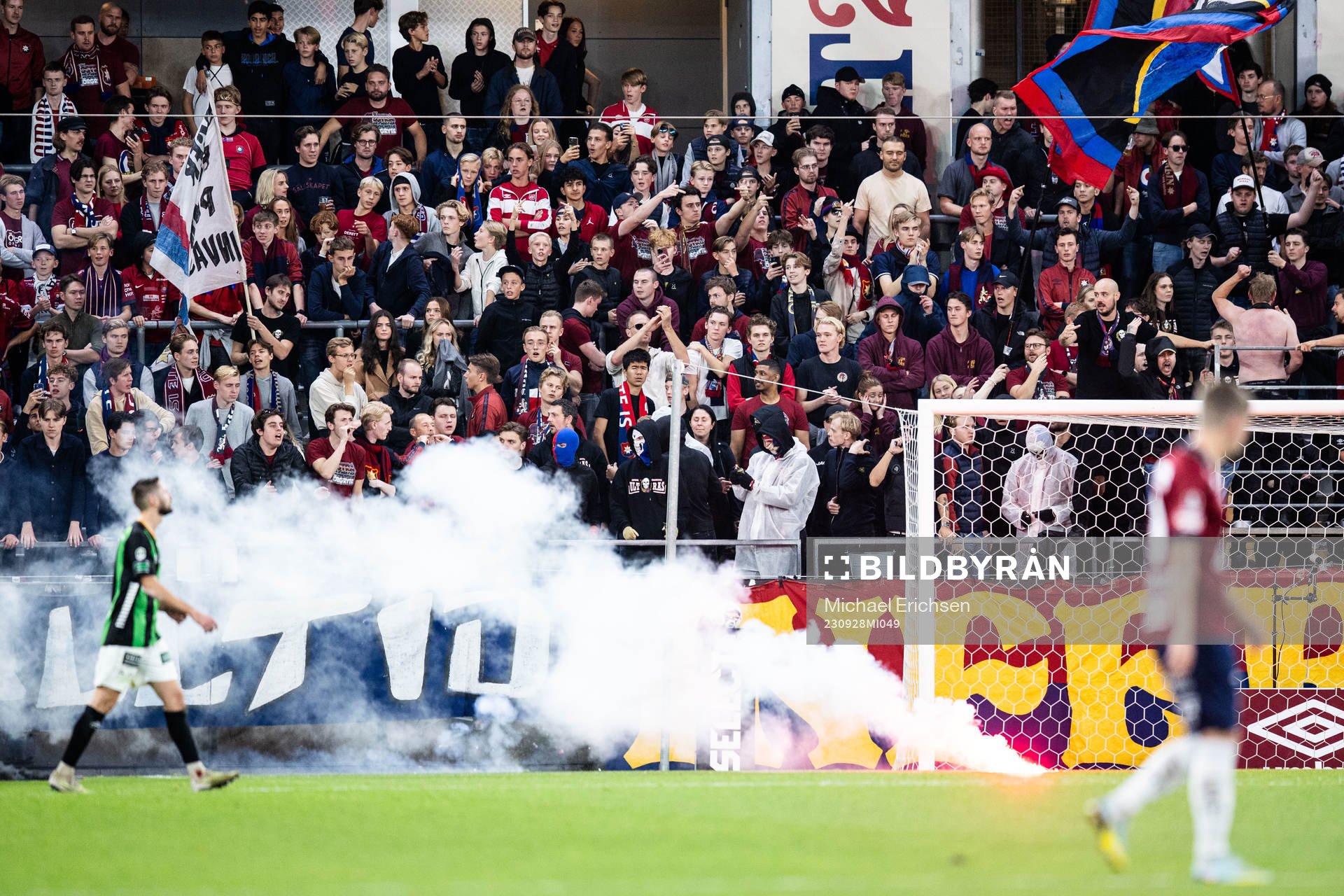Matchen avbryts på grund av inkastade föremål