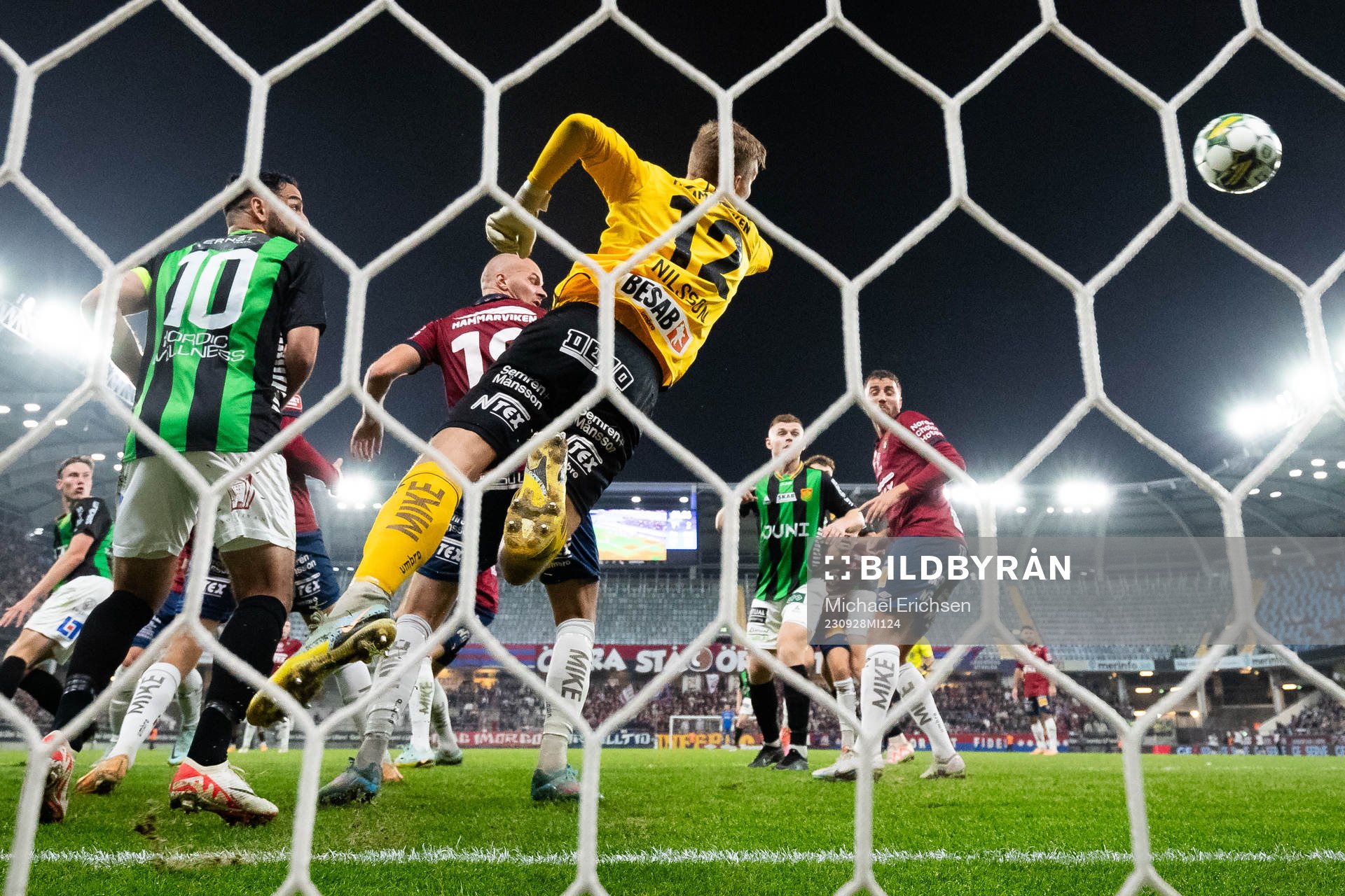 GAIS Axel Henriksson nickar in 1-3 i mål bakom Örgrytes