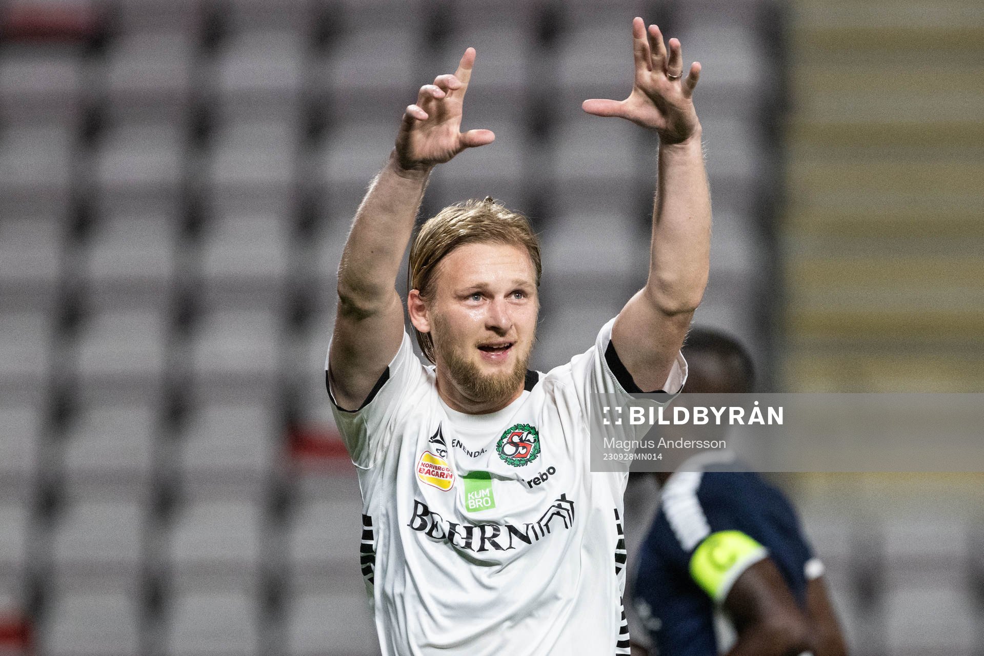 Örebros Kalle Holmberg jublar