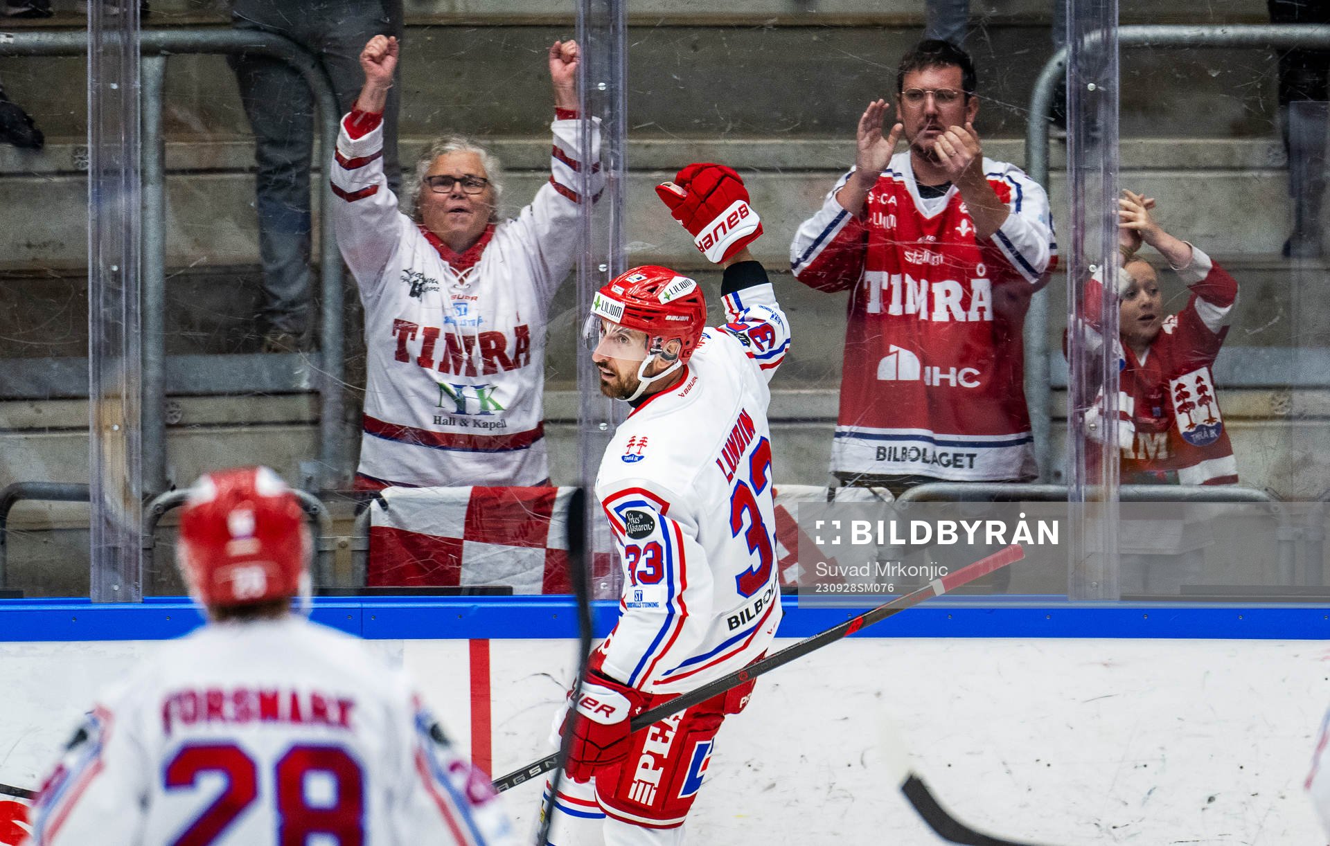 Timrås Albin Lundin jublar
