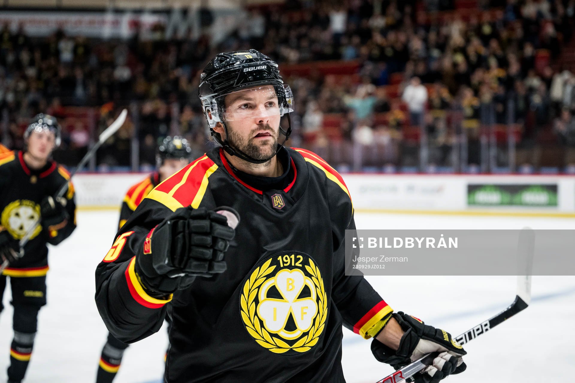 Brynäs Simon Bertilsson jublar