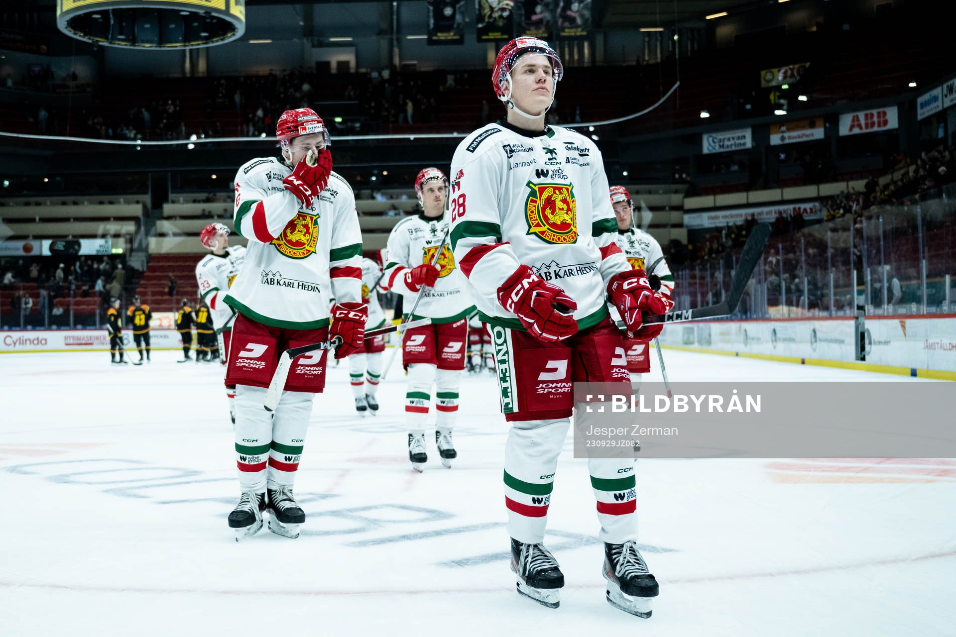 Moras Oskar Tängerby och Michael Brandsegg-Nygård deppar