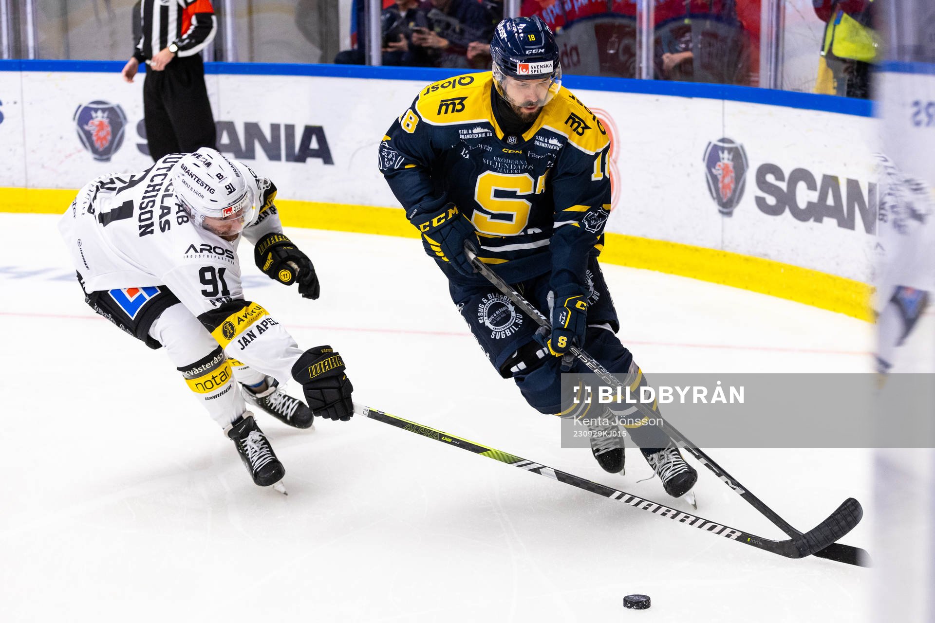 Västerås Nicholas Hutchison och Södertäljes Linus Videll