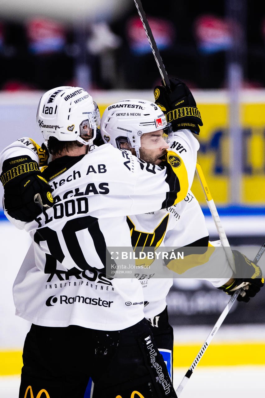 Västerås Shane Gersich jublar med Erik Flood