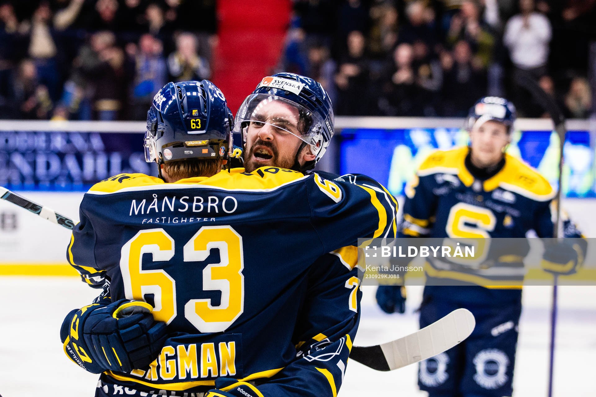 Södertäljes Dominic Turgeon jublar
