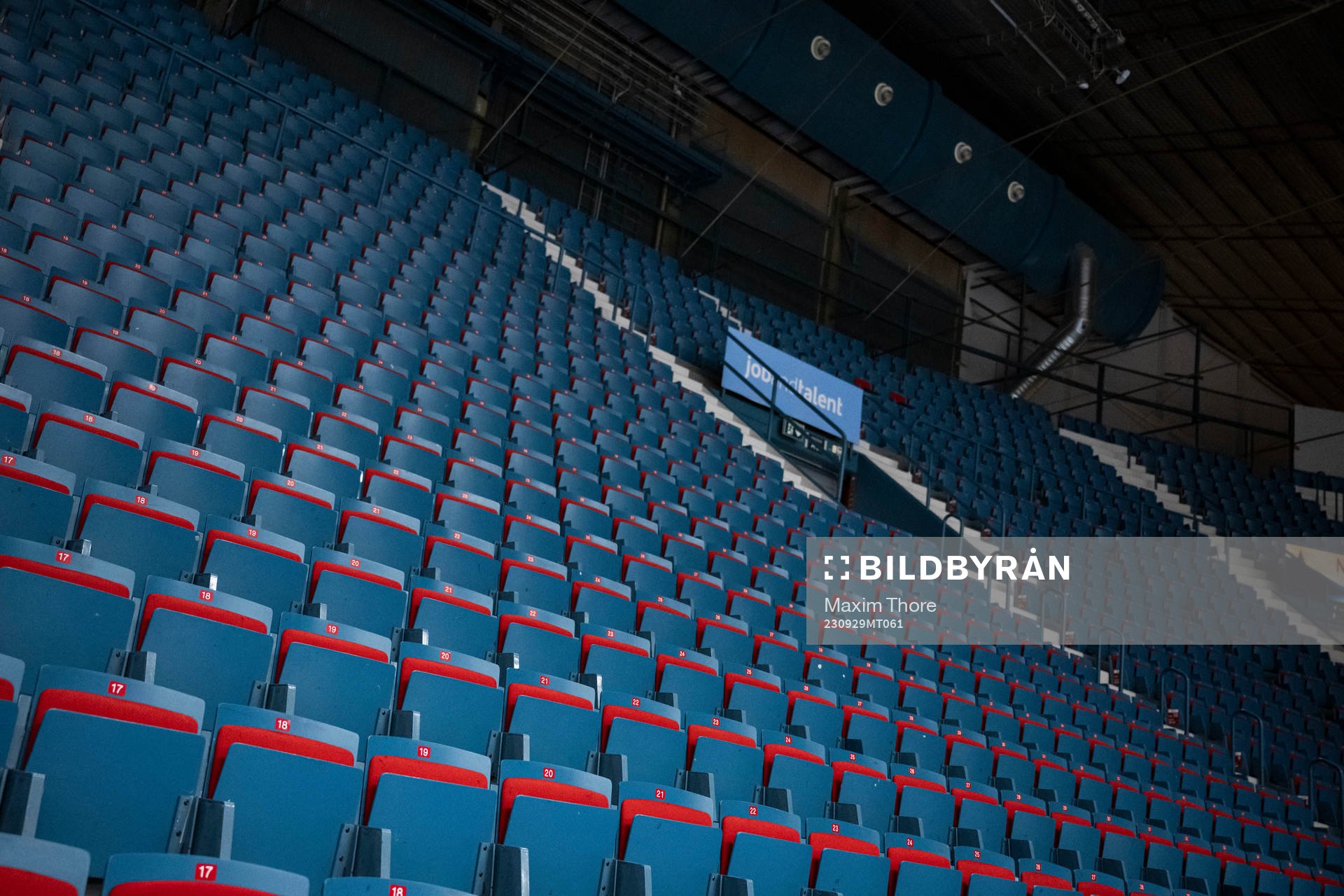 Läktare på Hovet