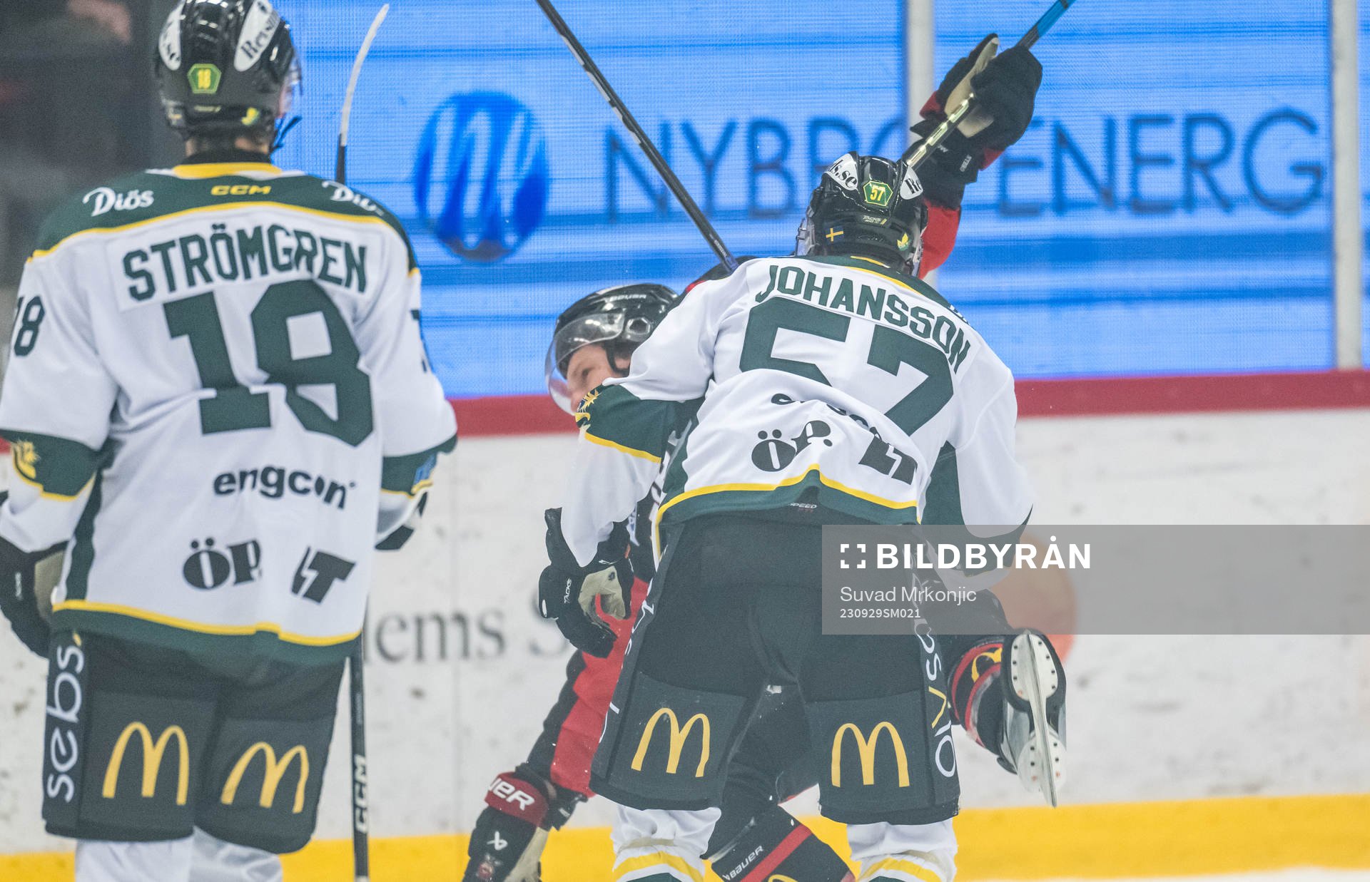 Nybros Maxim Golod och Östersunds Karl Johansson i bråk