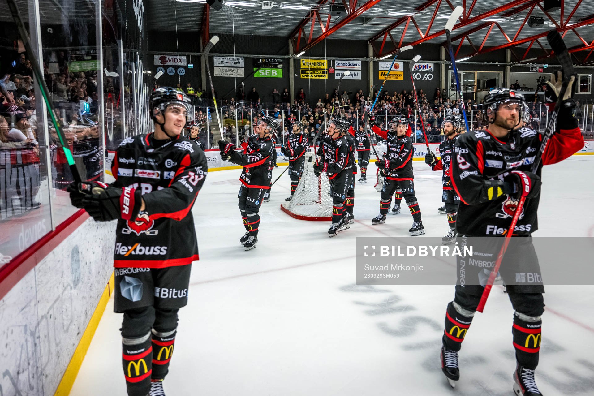 Nybros spelare jublar
