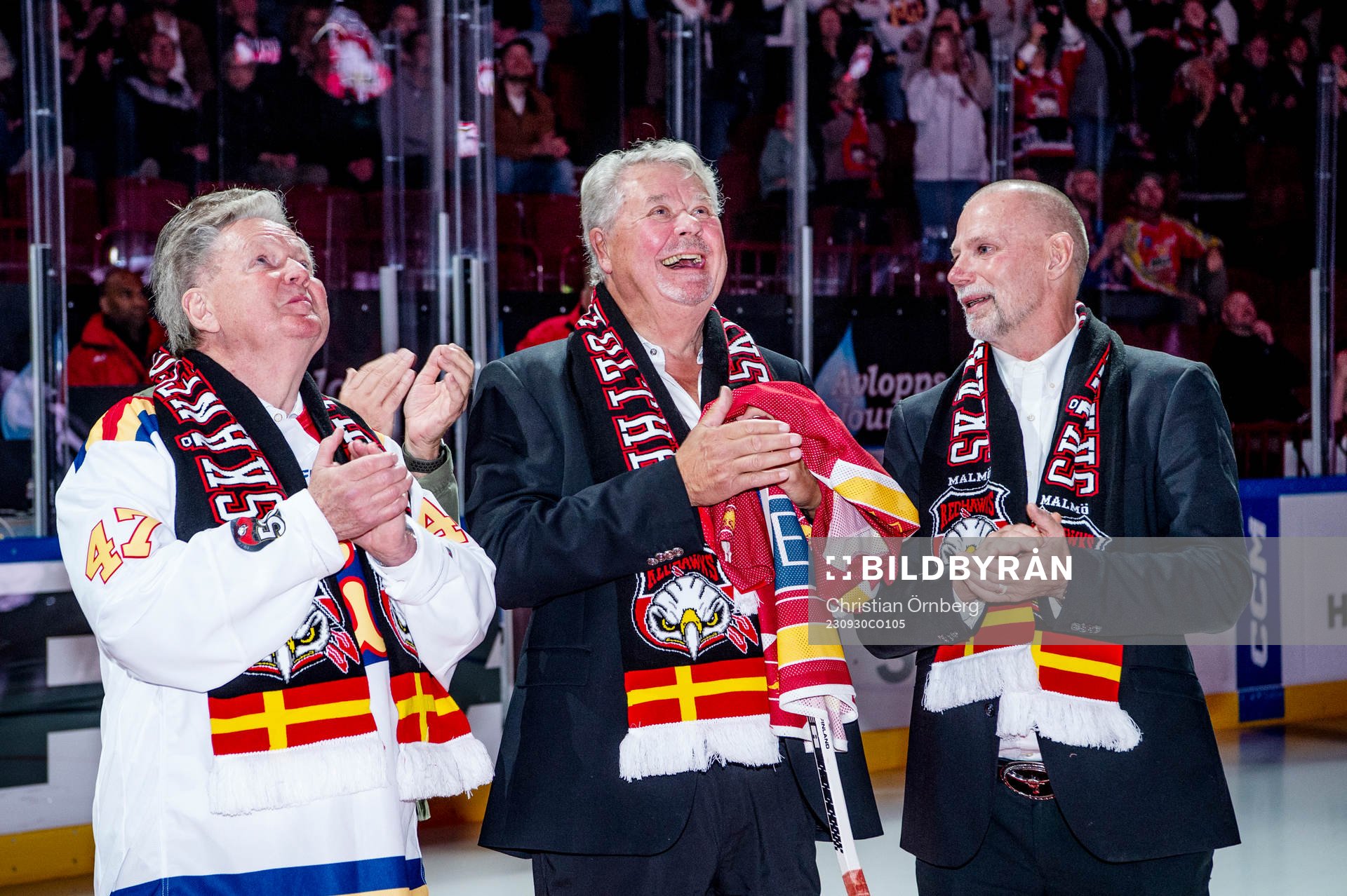 Percy Nilsson hyllas innan ishockeymatchen i SHL mellan