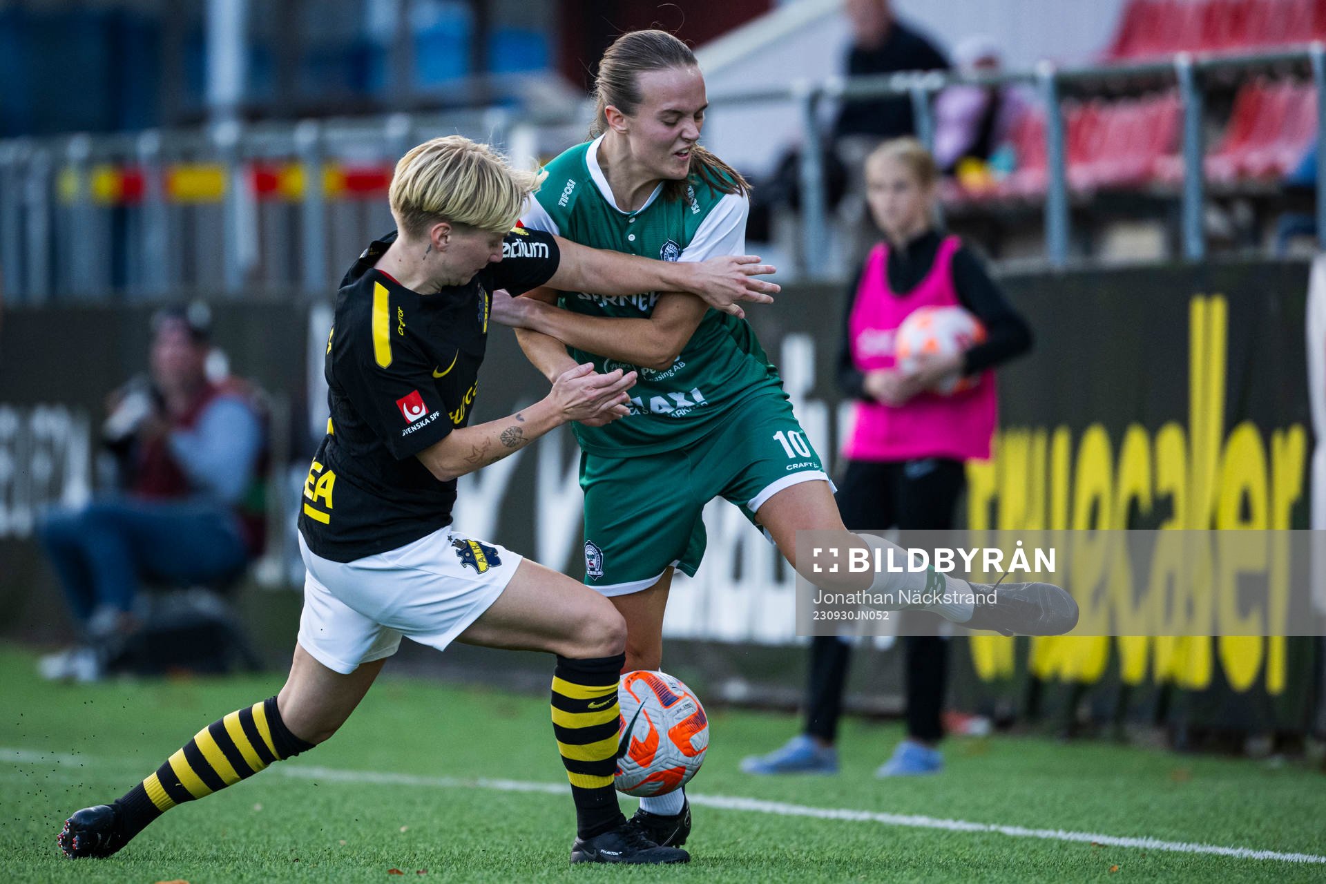 Alingsås Alma Öberg och AIKs Monica Hagström