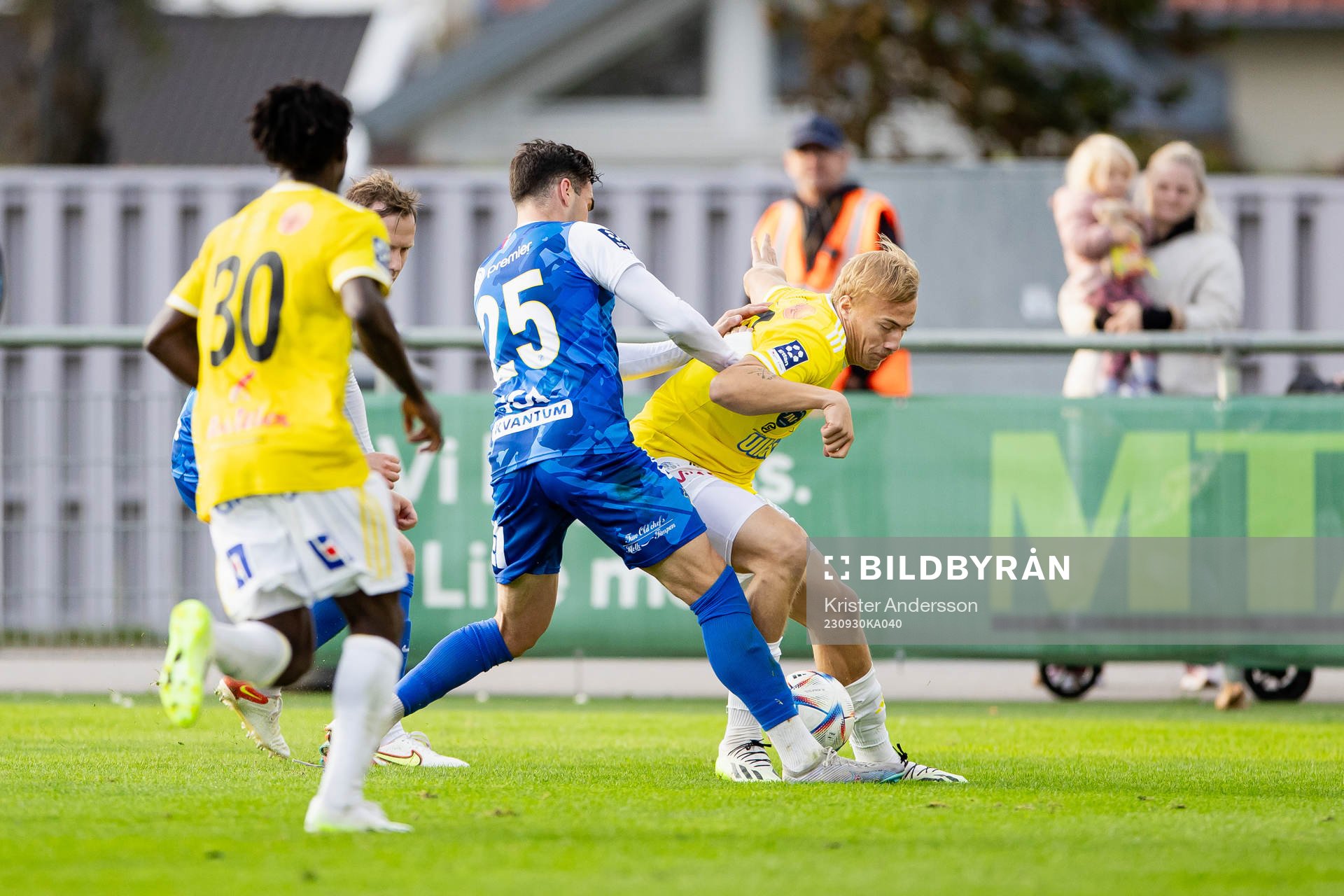 Oddevolds Kenan Mehovic och Falkenbergs Oskar Christiansson
