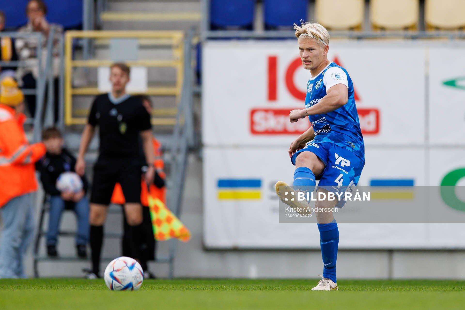 Oddevolds Philip Engelbrektsson under fotbollsmatchen i Ettan södra mellan Falkenberg och Oddevold den 30 september 2023 i Falkenberg. 