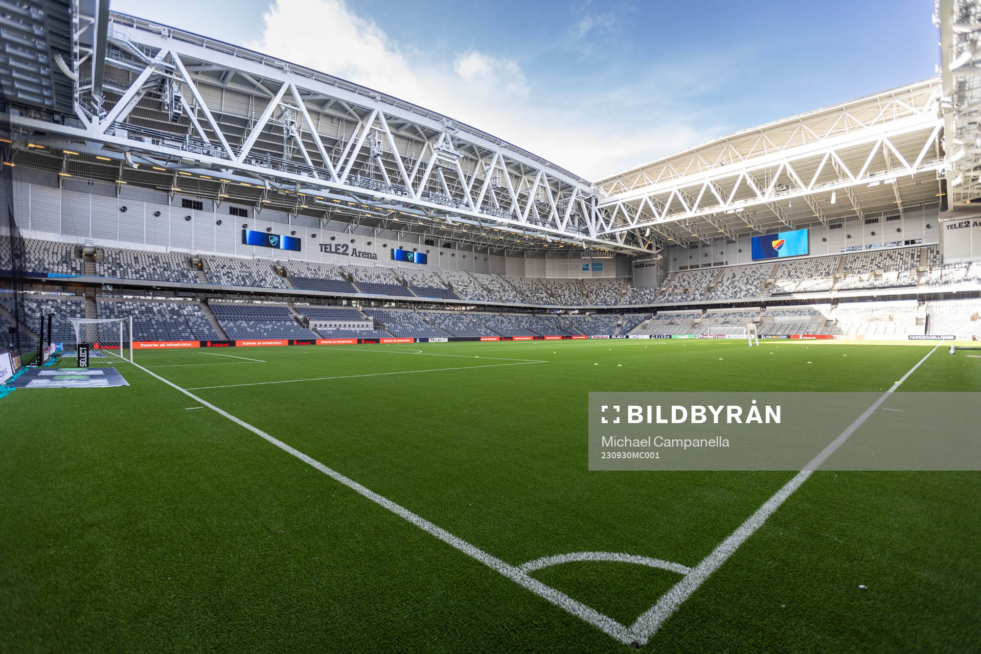 Generell bild inifrån Tele2 Arena innan  fotbollsmatchen i