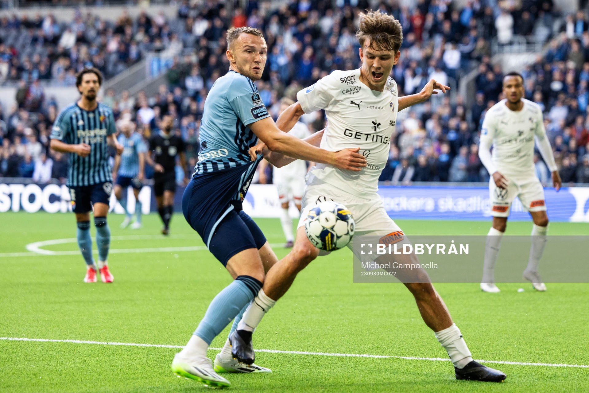 Djurgårdens Piotr Johansson och Halmstads Kazper Karlsson