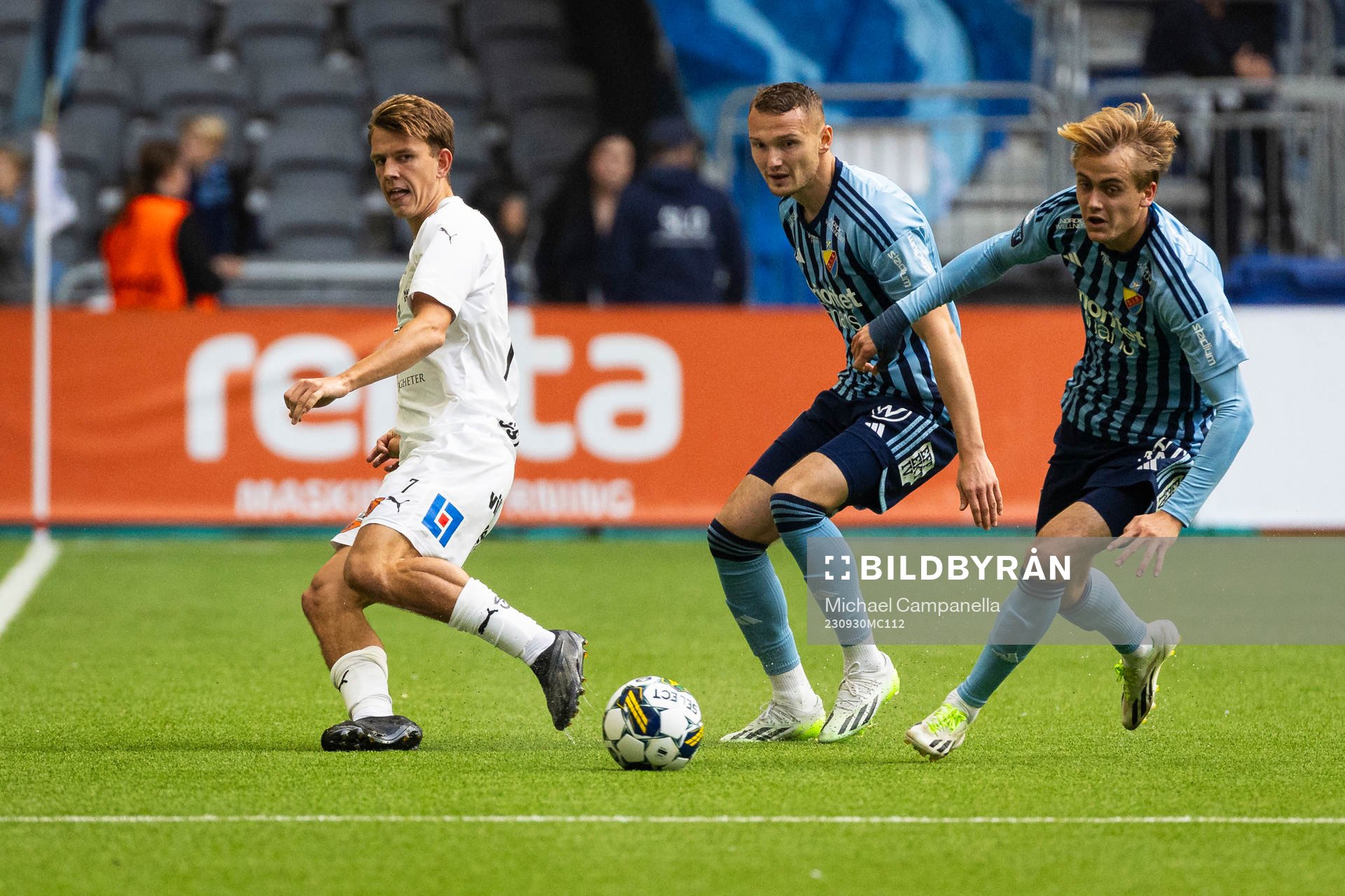 Halmstads Kazper Karlsson och Djurgårdens Piotr Johansson