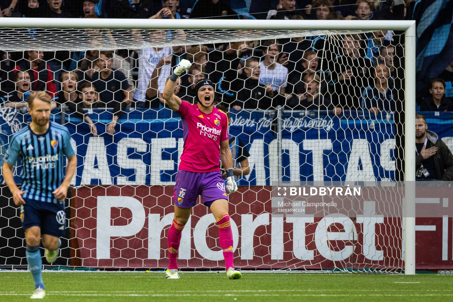 Djurgårdens målvakt Jacob Widell Zetterström jublar