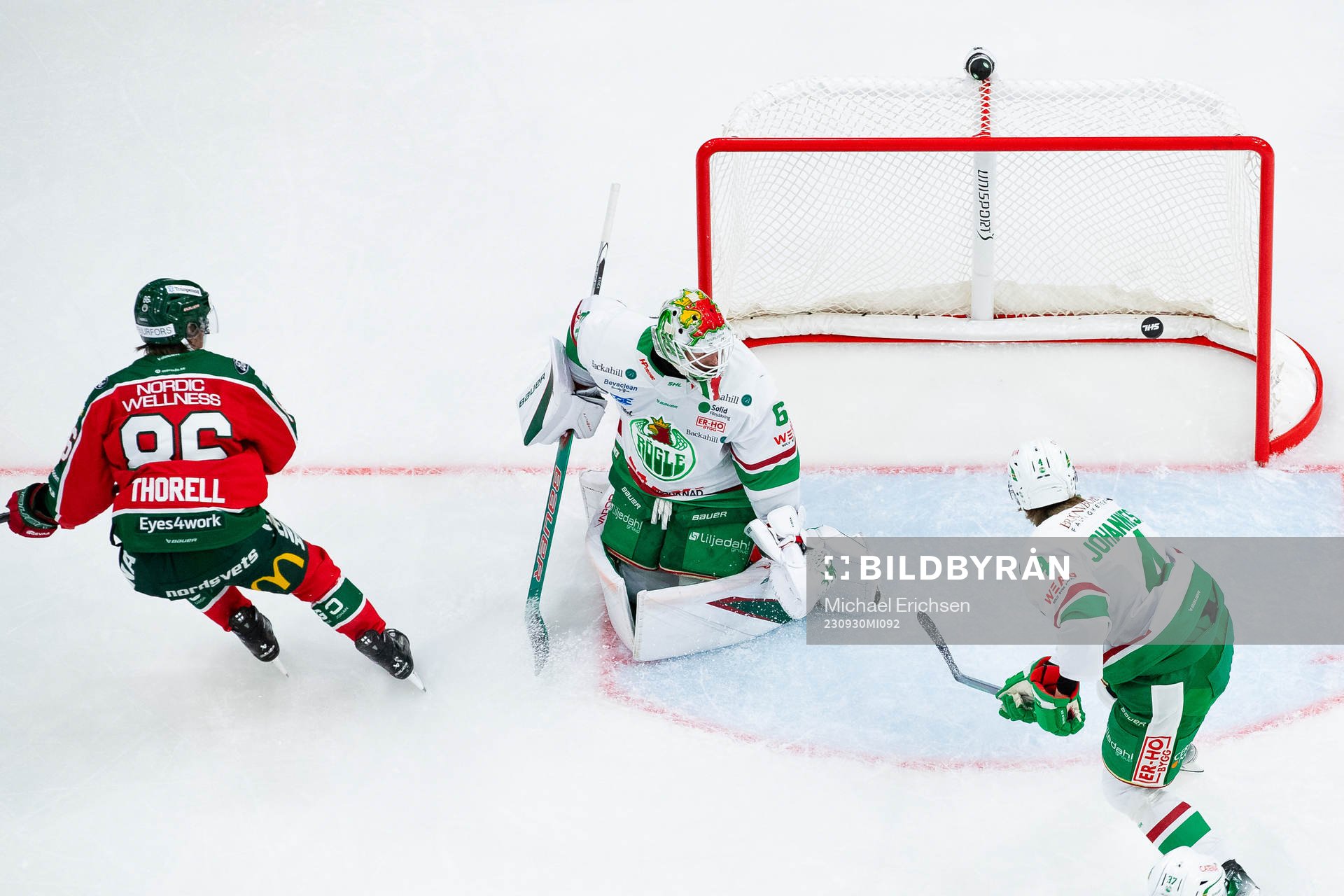 Frölundas Erik Thorell skjuter 4-1 i mål bakom Rögles