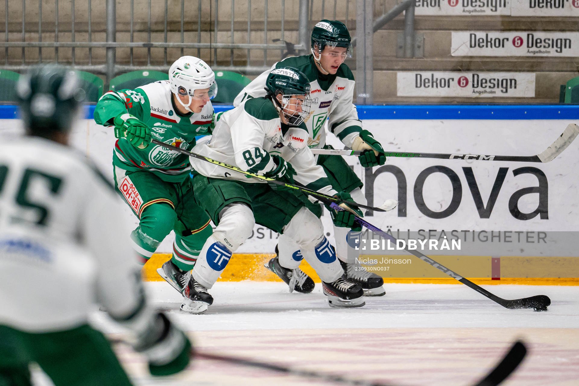 Rögles Ian Scherzer  och Färjestads Elias Straume Vatne