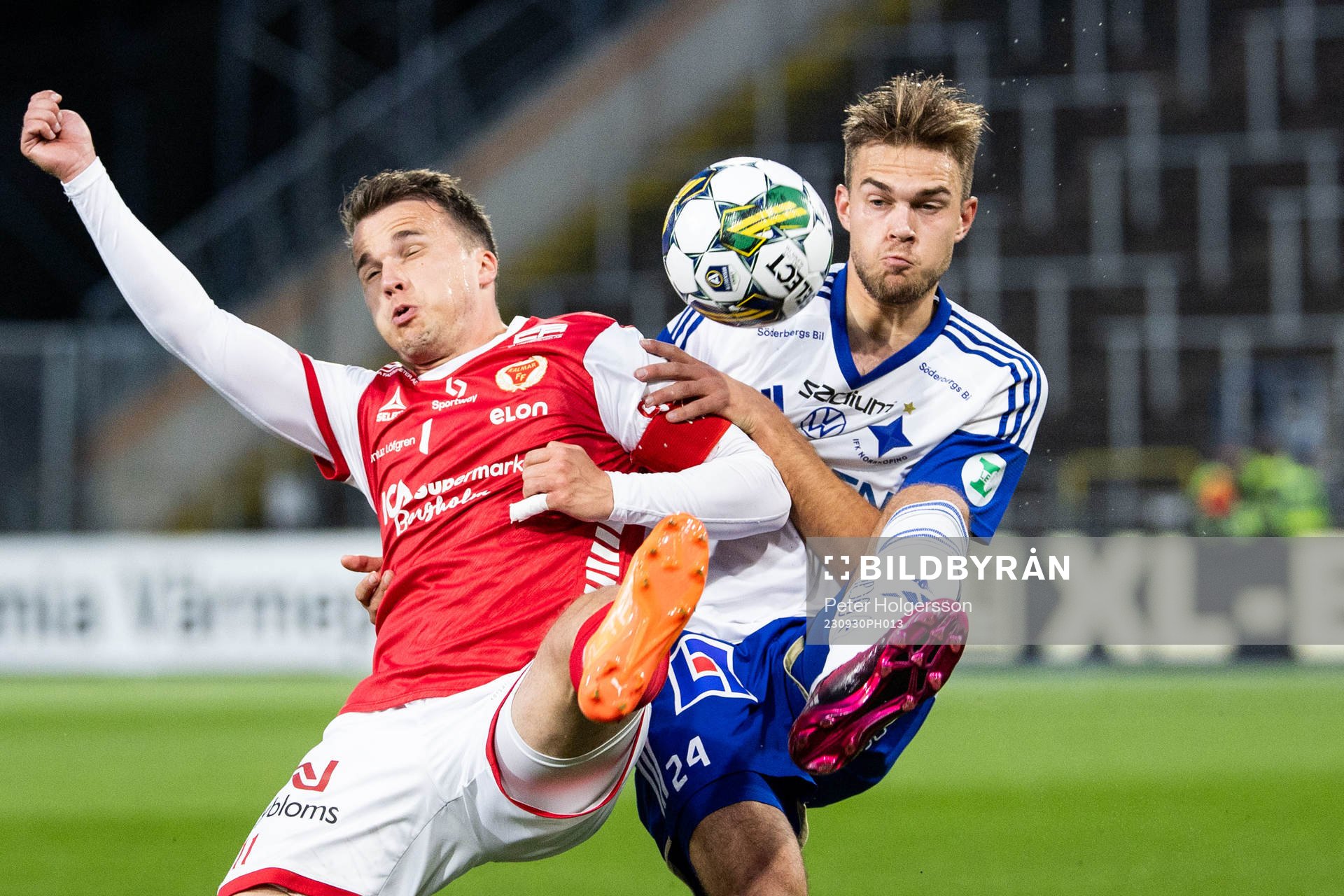 Kalmars Simon Skrabb och IFK Norrköpings Anton Eriksson