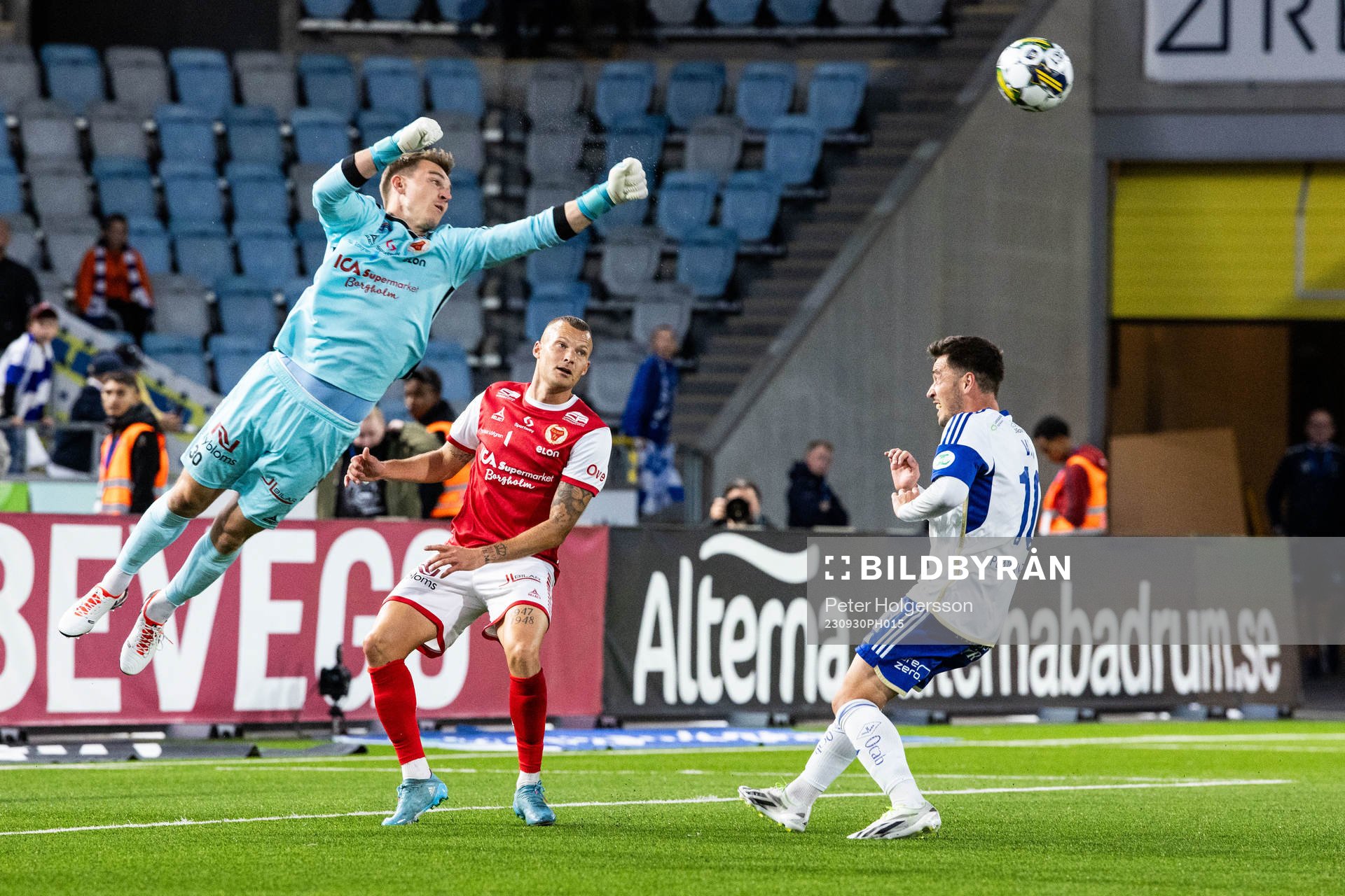 Kalmars målvakt Jakob Kindberg och Rasmus Sjöstedt mot