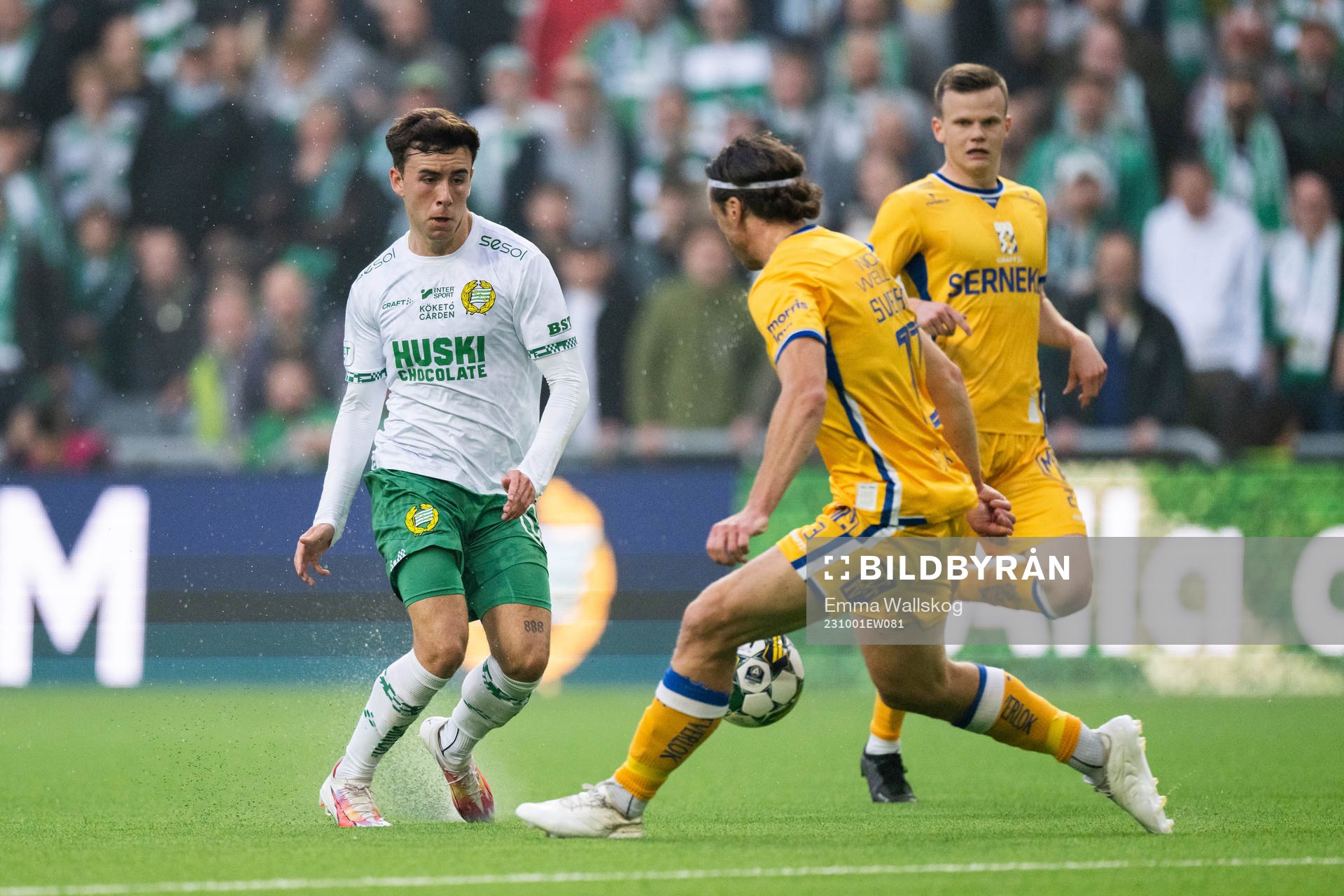 Hammarbys Marc Llinares Barragan och IFK Göteborgs Gustav