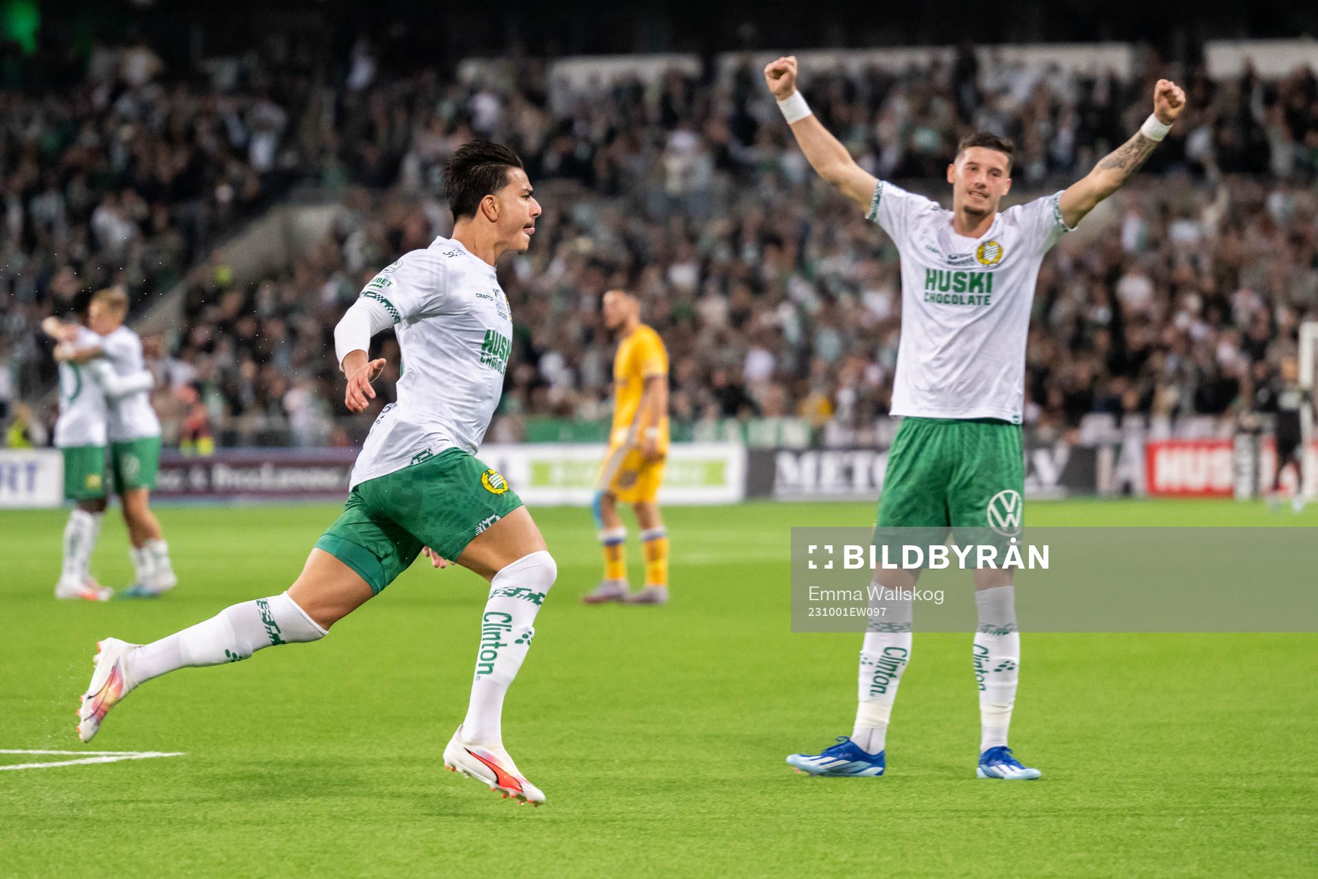 Hammarbys Jusef Erabi och Viktor Djukanovic jublar