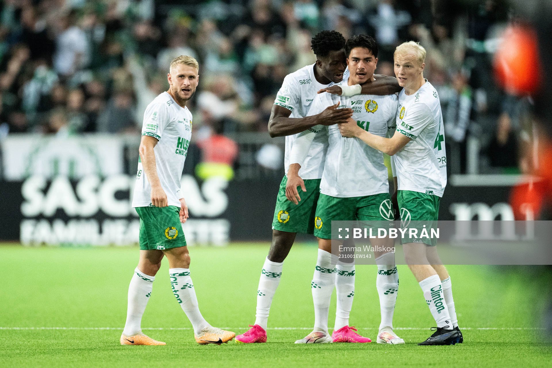Hammarbys Jusef Erabi jublar med Simon Strand, Nathaniel