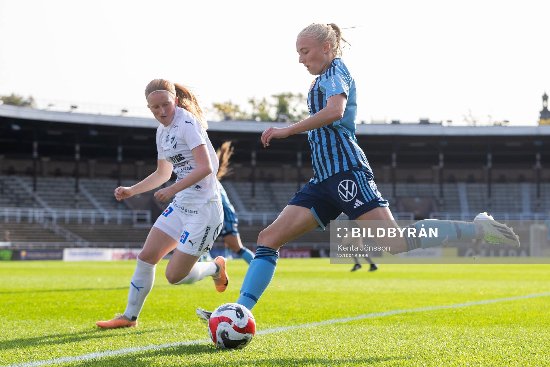 Kalmars Vera Andersson och Djurgårdens Stinalisa Johansson