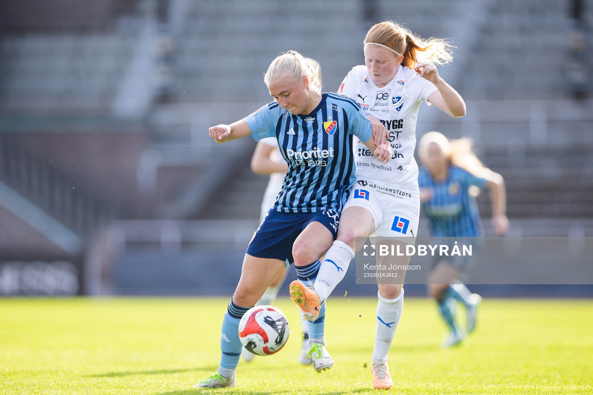 Djurgårdens Stinalisa Johansson och Kalmars Vera Andersson
