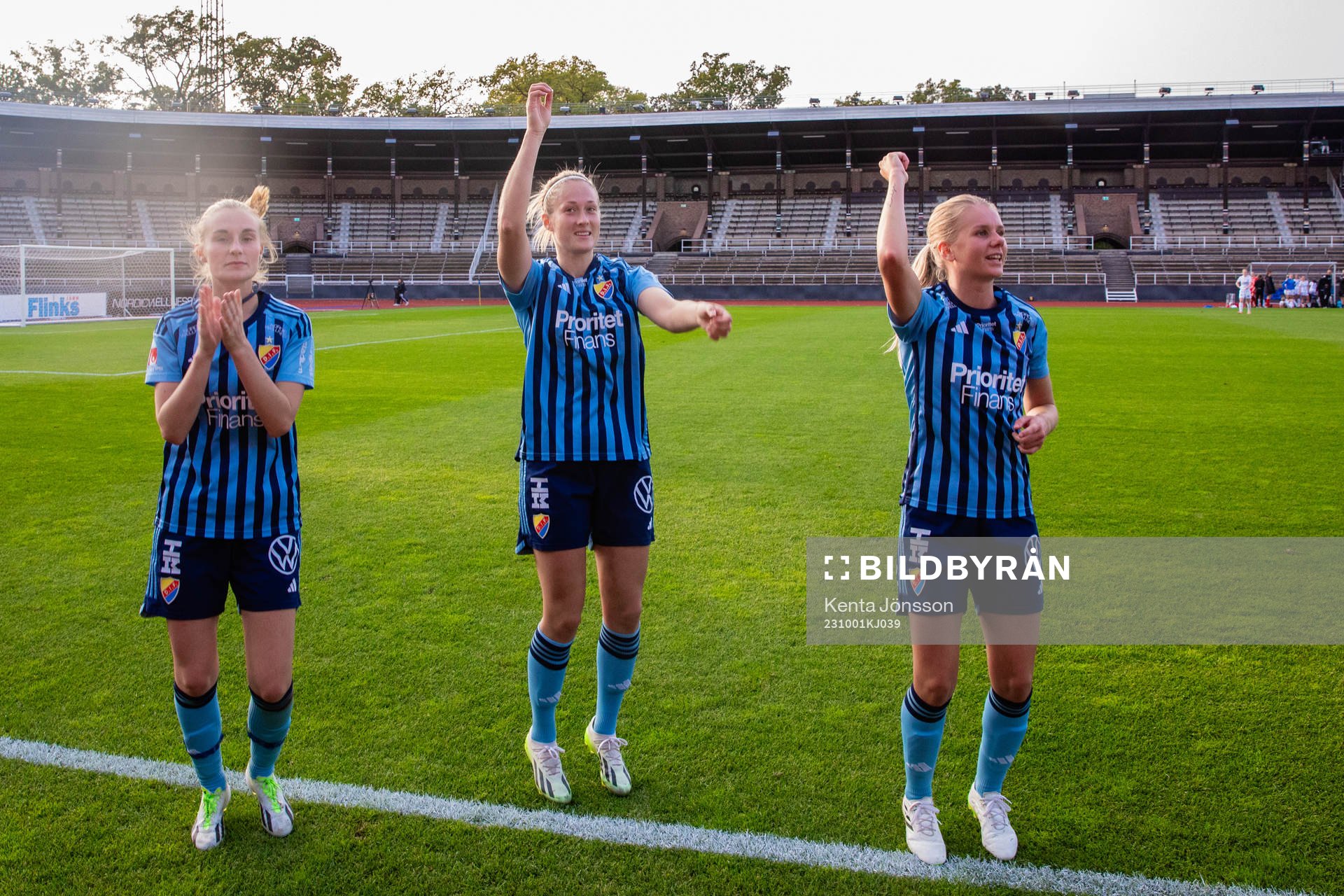 Djurgårdens Kamilla Lilhammer Karlsen, Sanna Kullberg och