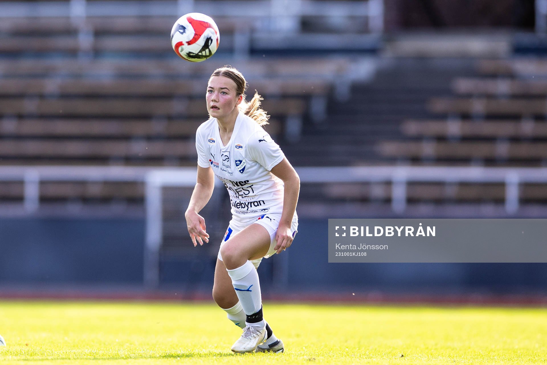 Kalmars Elsa Rådde under fotbollsmatchen i Damallsvenskan mellan Djurgården och Kalmar den 1 oktober 2023 i Stockholm. 